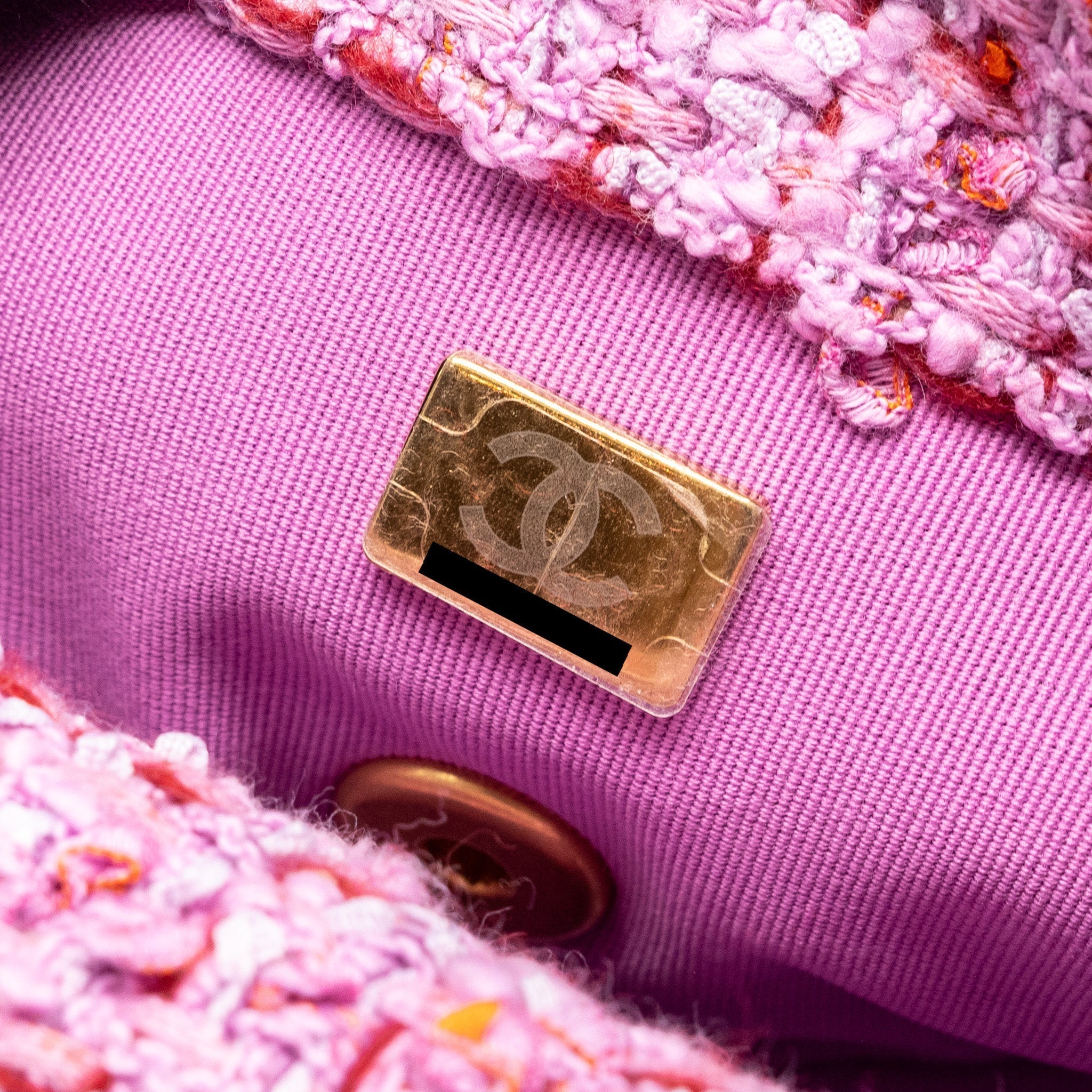chanel-22p-mini-square-flap-bag-tweed-pink-ghw