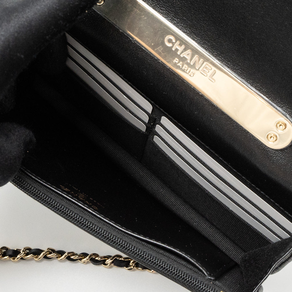 chanel-leather-top-handle-wallet-on-chain-lambskin-black-lghw-microchip