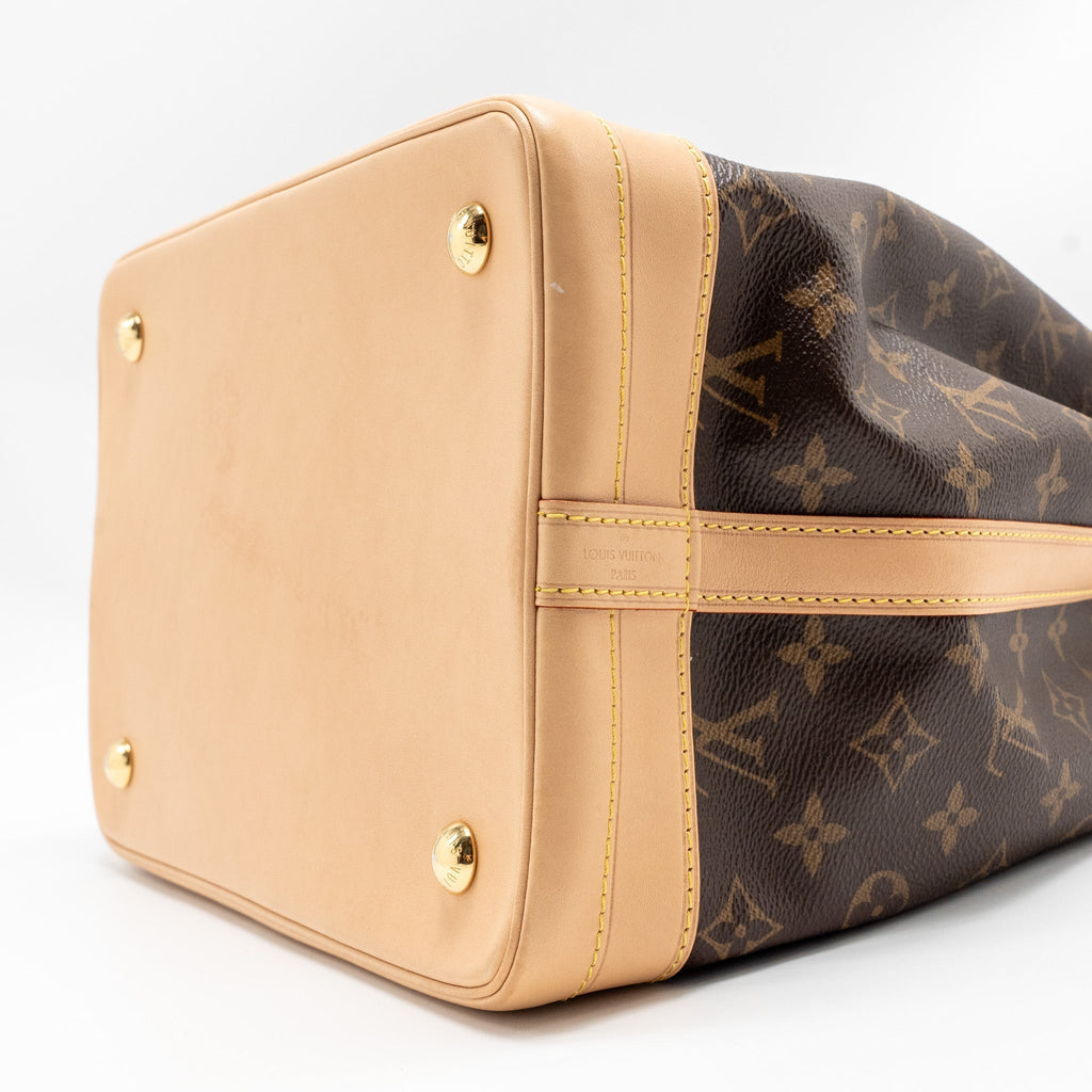 louis-vuitton-noe-bag-monogram-canvas-ghws
