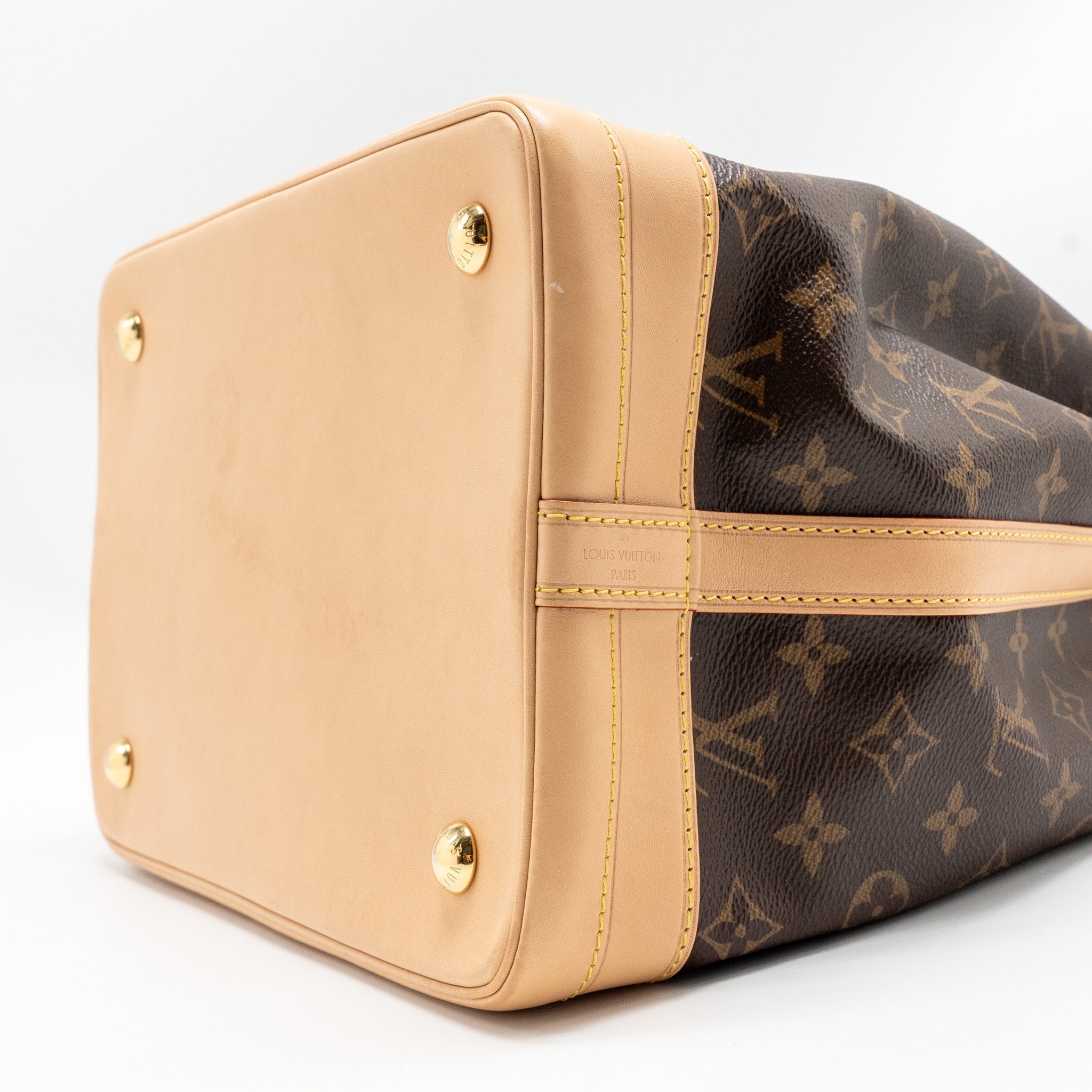 louis-vuitton-noe-bag-monogram-canvas-ghws
