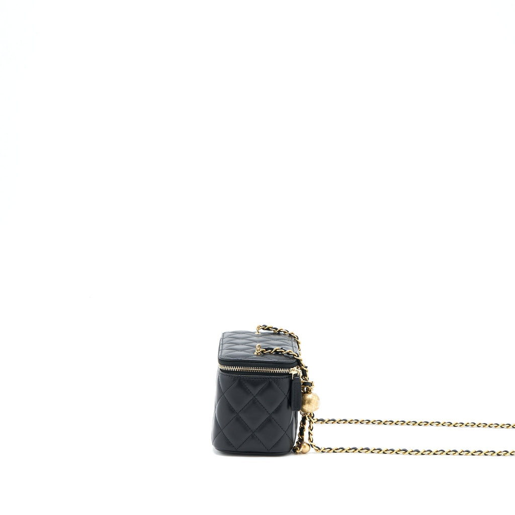 chanel-22a-pearl-crush-long-vanity-with-chain-lambskin-black-ghw-microchip
