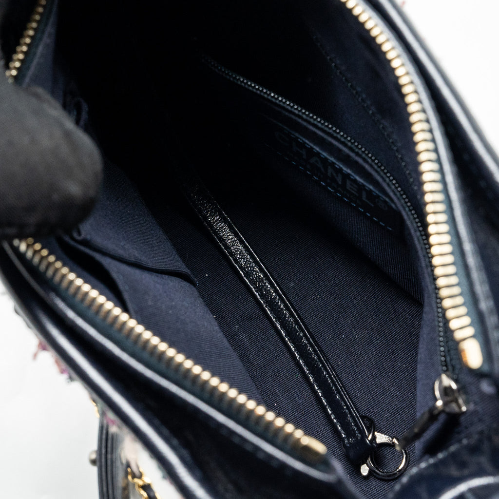 chanel-small-gabrielle-hobo-bag-tweed-calfskin-multicolour-multicolour-hardware-copy