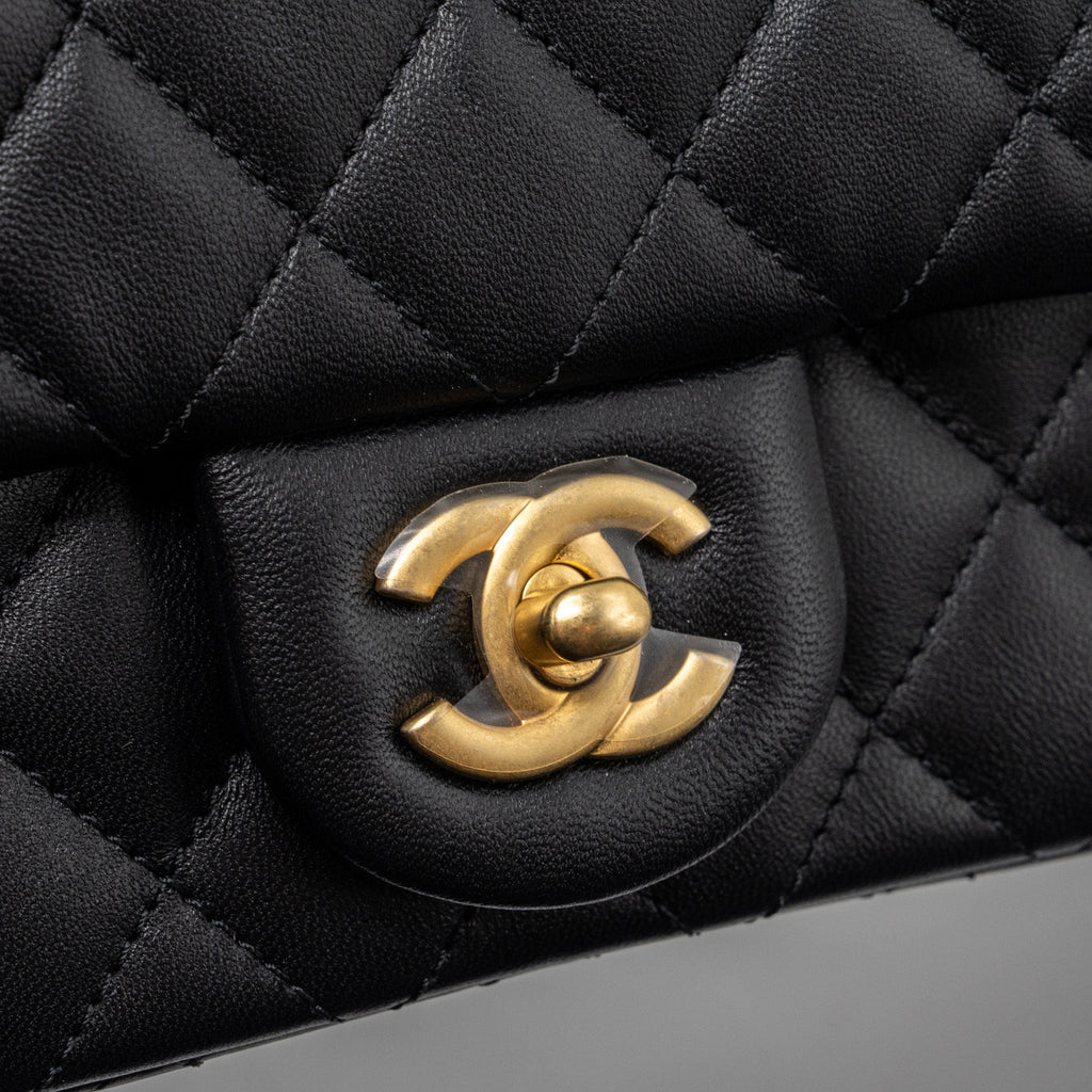 chanel-pearl-crush-mini-rectangular-lambskin-black-brushed-ghwmicrochip