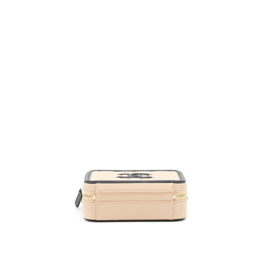 chanel-vanity-filigree-caviar-beige-black-lghw