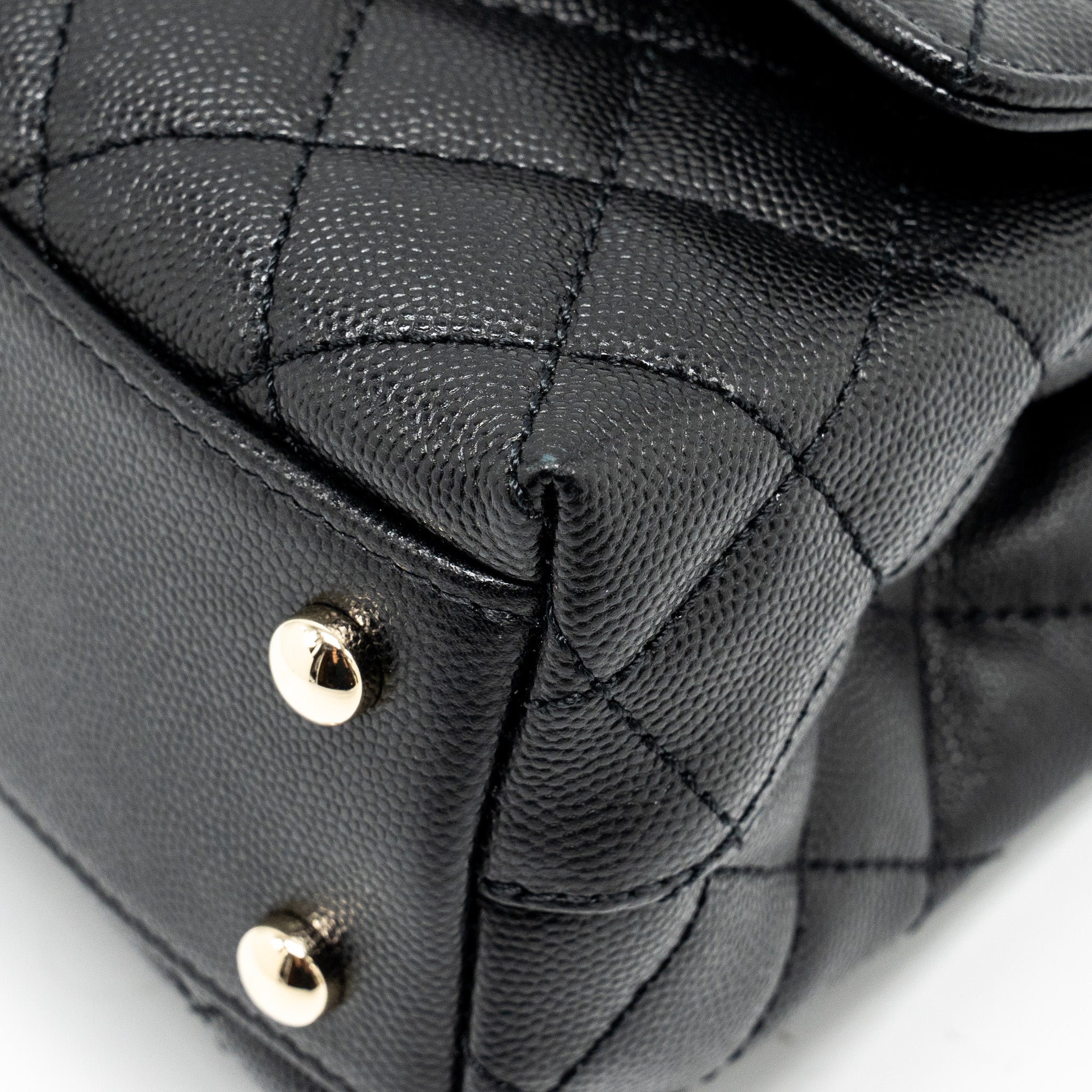 chanel-small-coco-handle-caviar-black-lghw-microchip-15