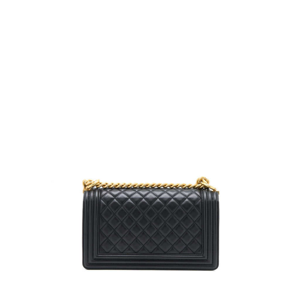 chanel-medium-boy-bag-lambskin-black-brushed-ghw