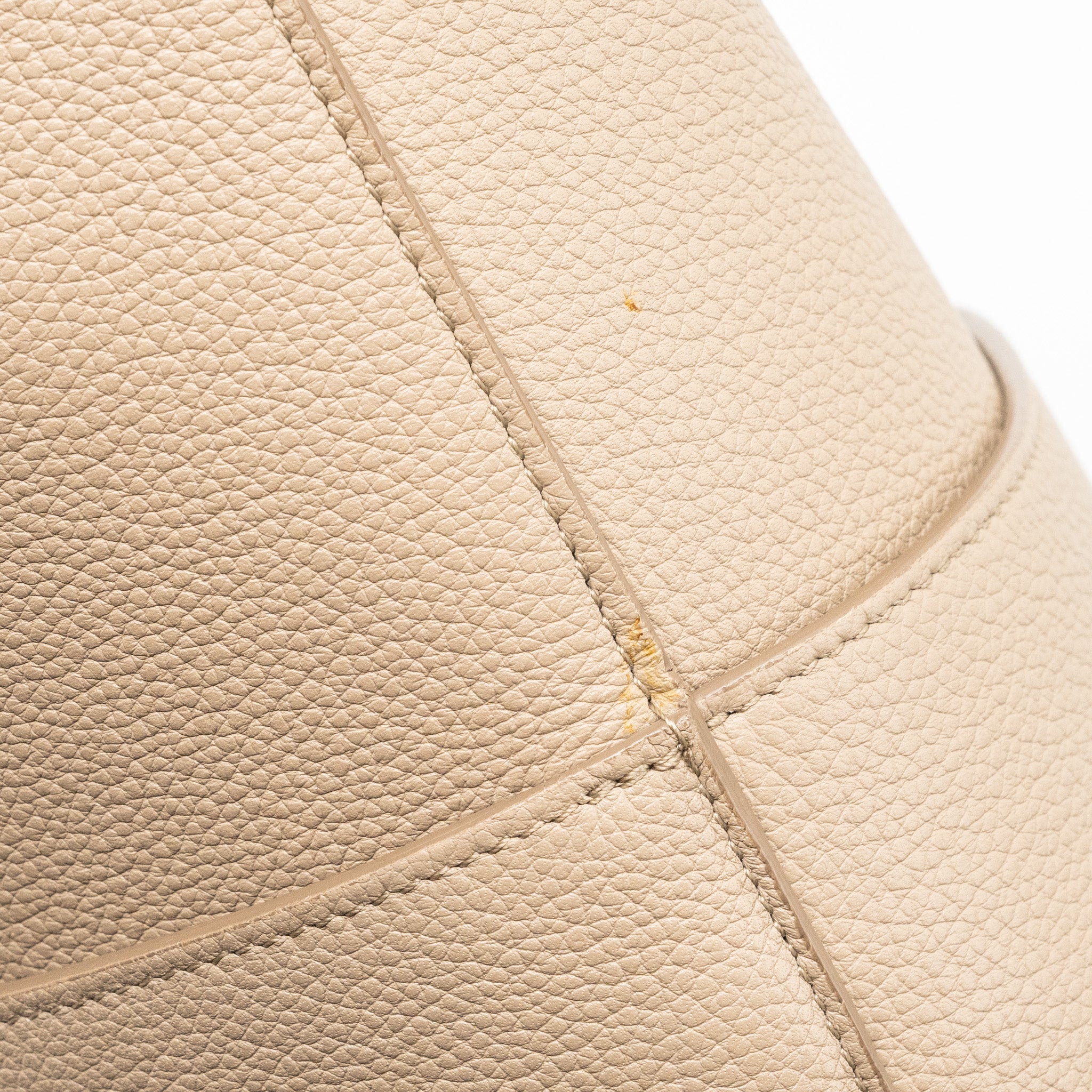celine-sangle-bucket-bag-calfskin-light-grey-ghw