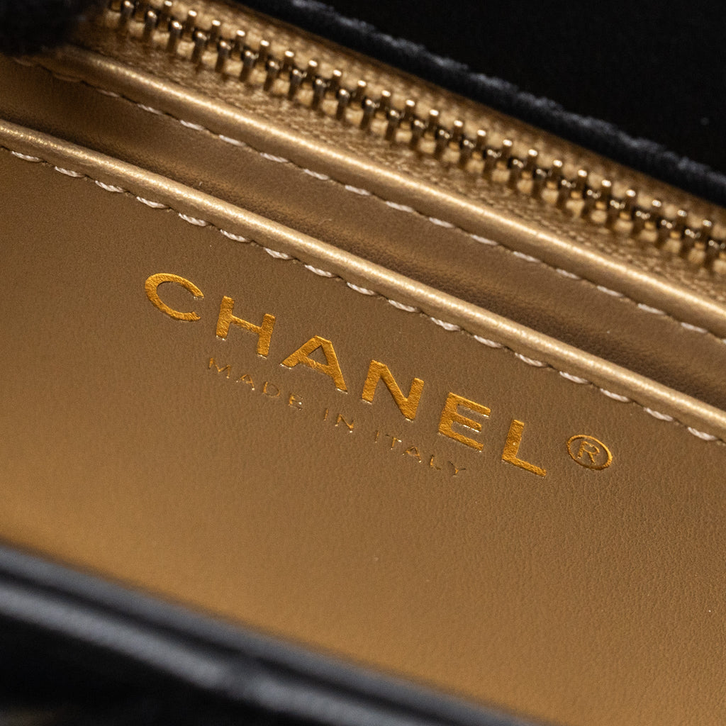 chanel-pearl-crush-mini-rectangular-lambskin-black-brushed-ghwmicrochip