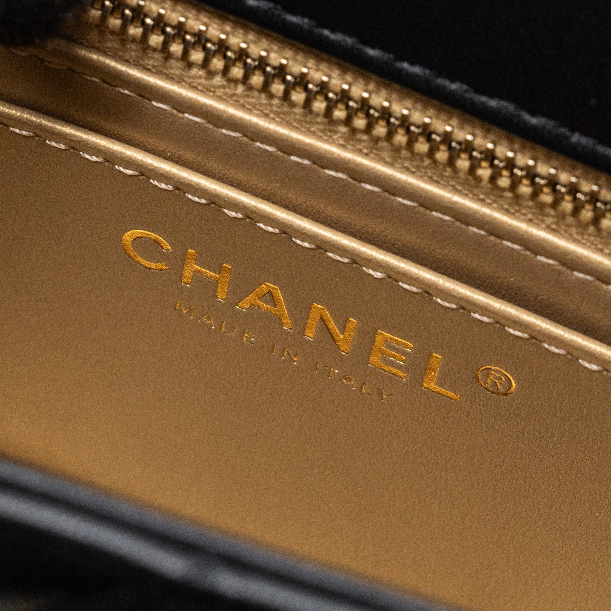 chanel-pearl-crush-mini-rectangular-lambskin-black-brushed-ghwmicrochip