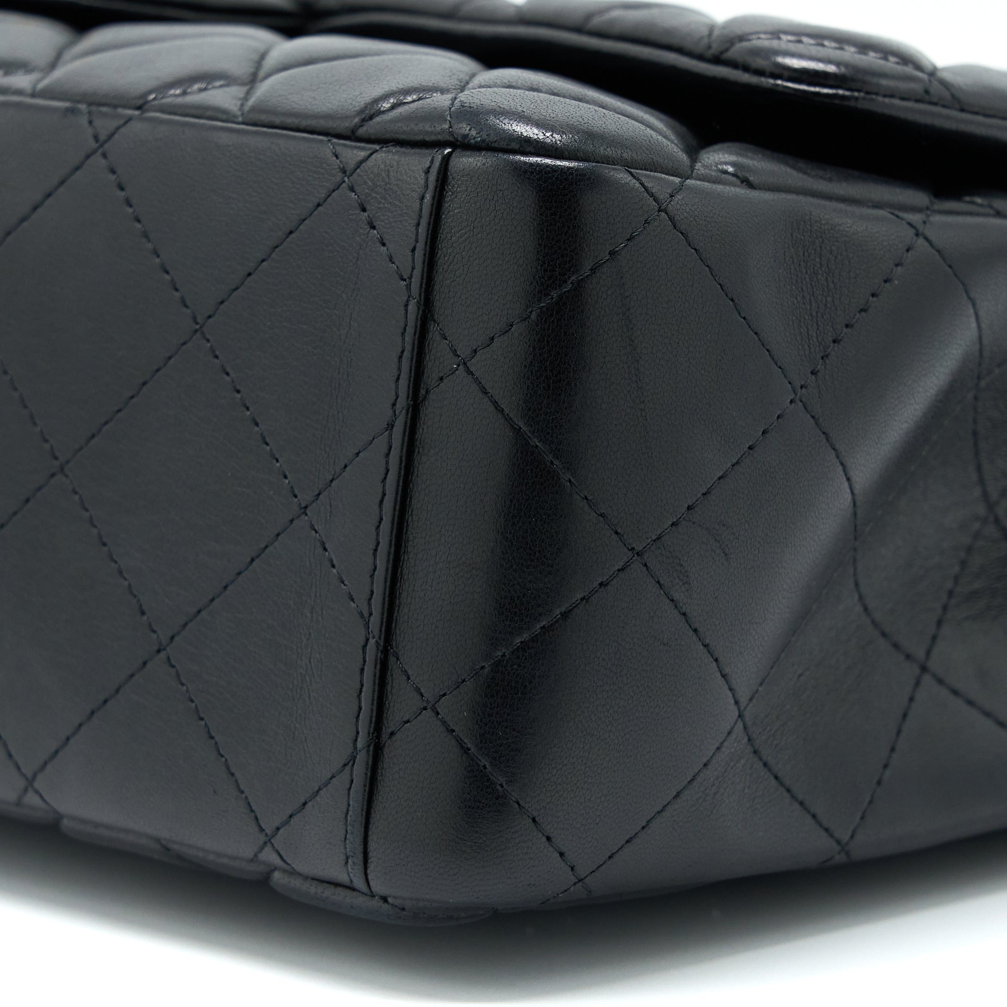 chanel-maxi-single-flap-bag-lambskin-ghw
