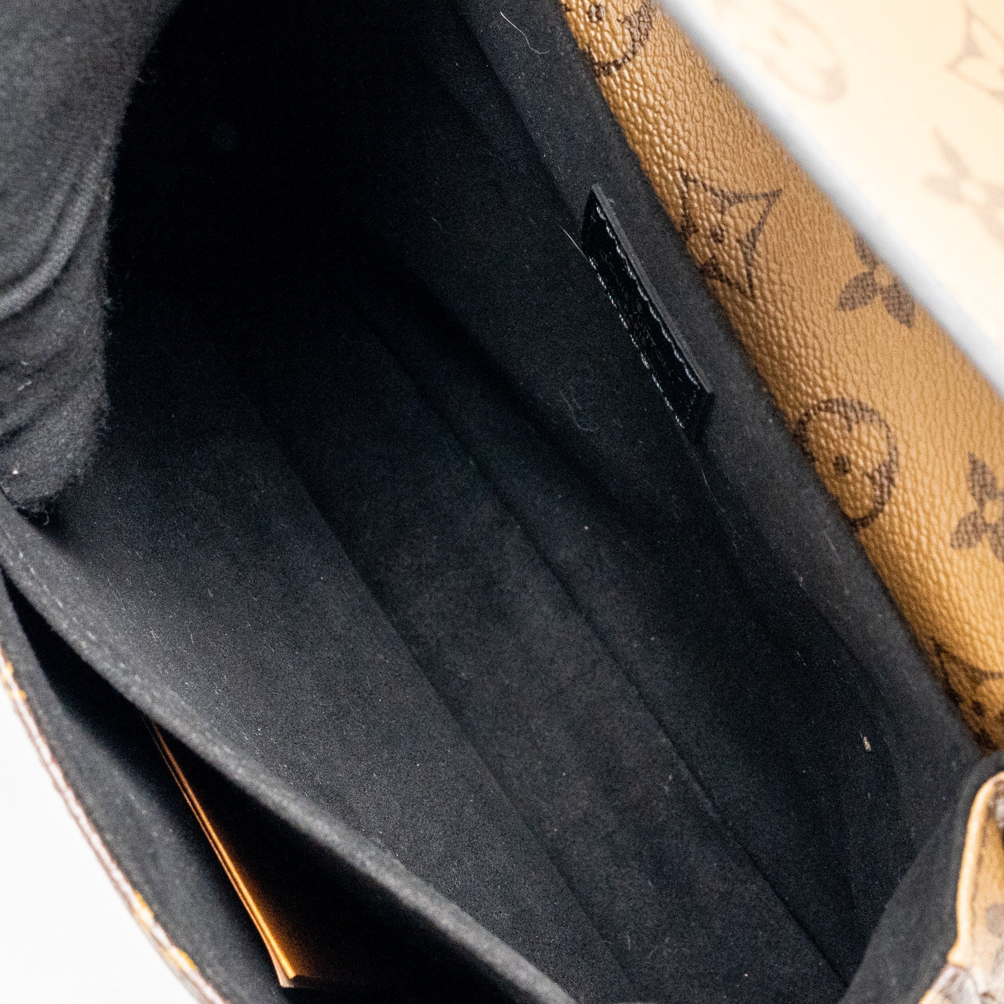 louis-vuitton-pochette-metis-monogram-reverse-canvas-ghw-7