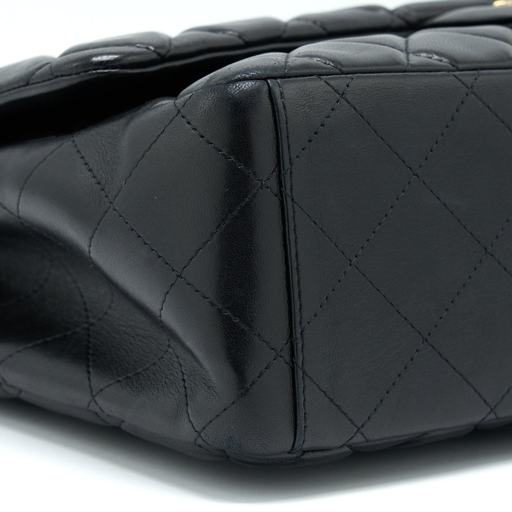 chanel-maxi-single-flap-bag-lambskin-ghw