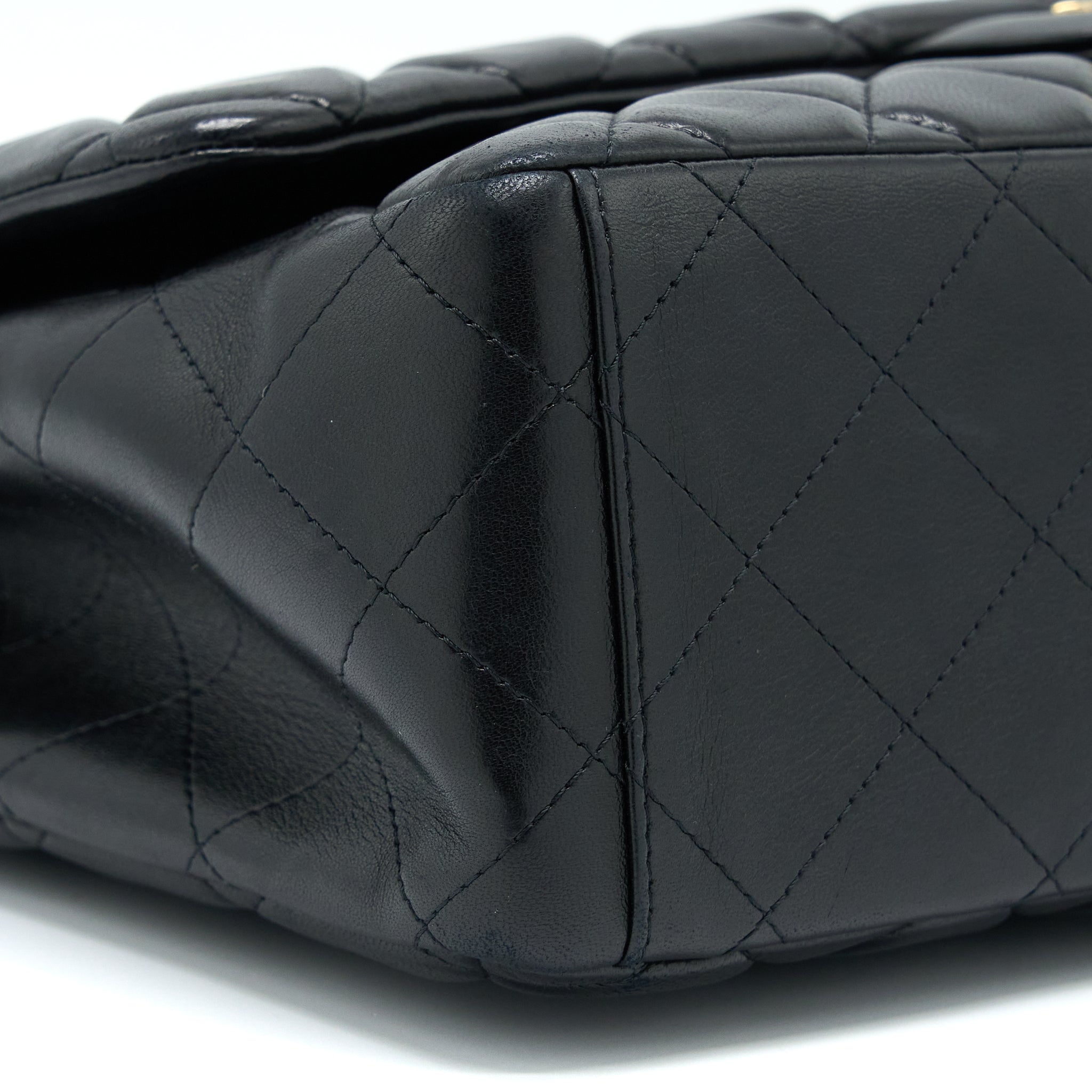 chanel-maxi-single-flap-bag-lambskin-ghw