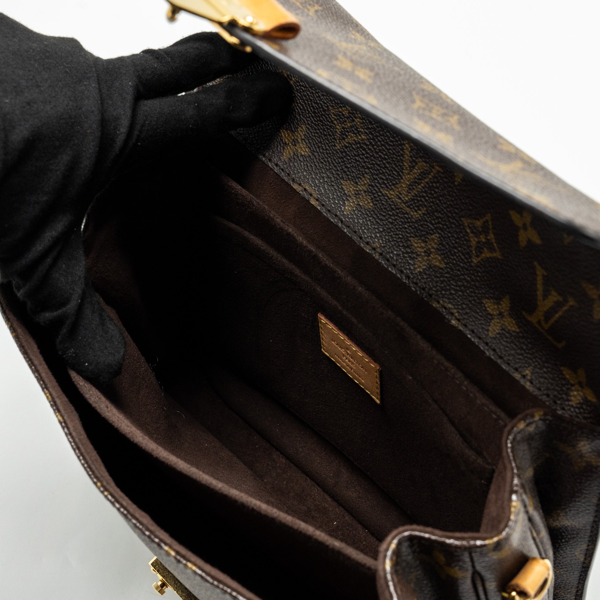 louis-vuitton-pochette-metis-monogram-canvas-ghw-24
