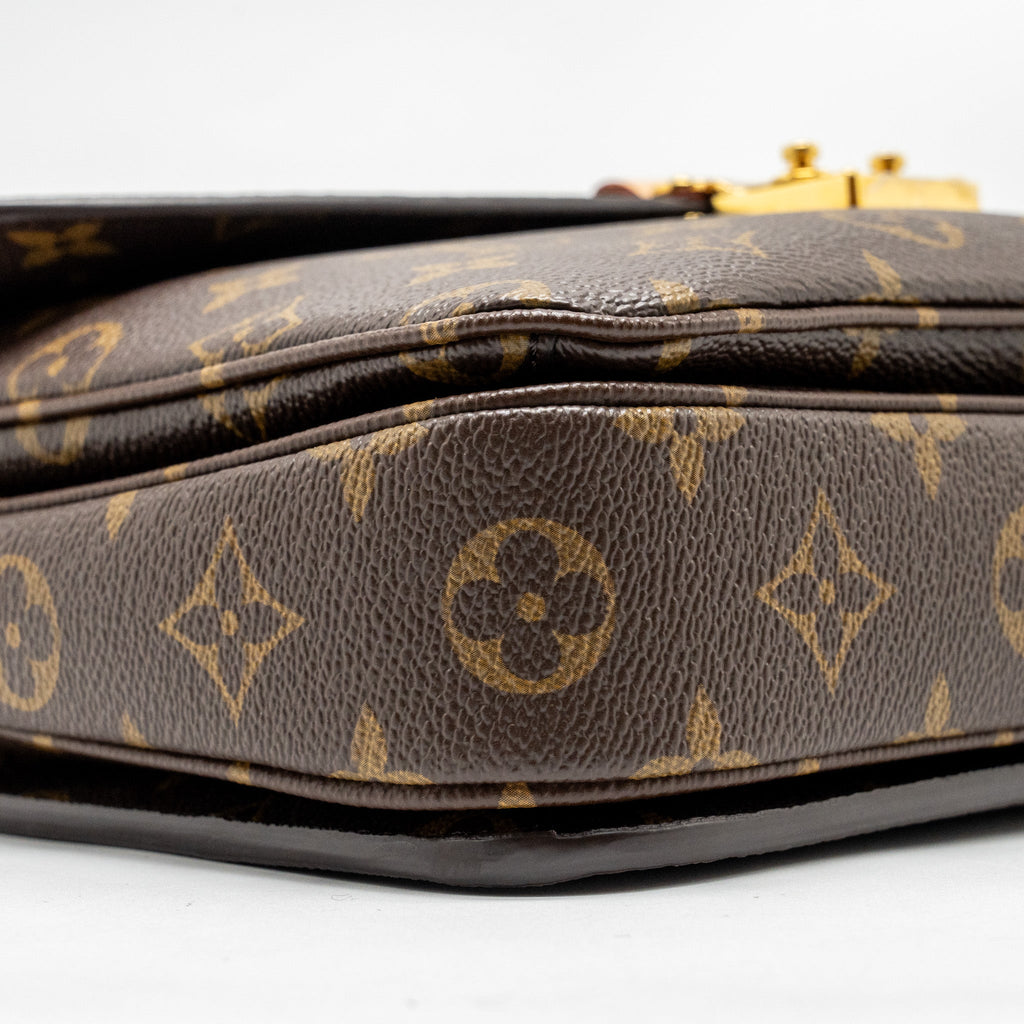 louis-vuitton-pochette-metis-monogram-canvas-ghw-26