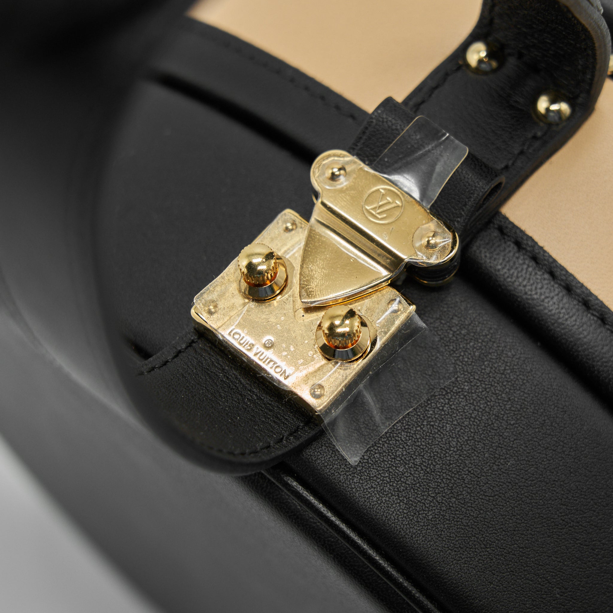 louis-vuitton-petite-boite-chapeau-beige-black