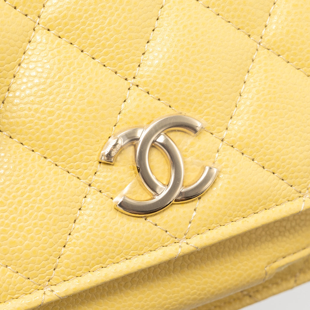 chanel-mini-business-affinity-wallet-on-chain-caviar-yellow-lghw-microchip
