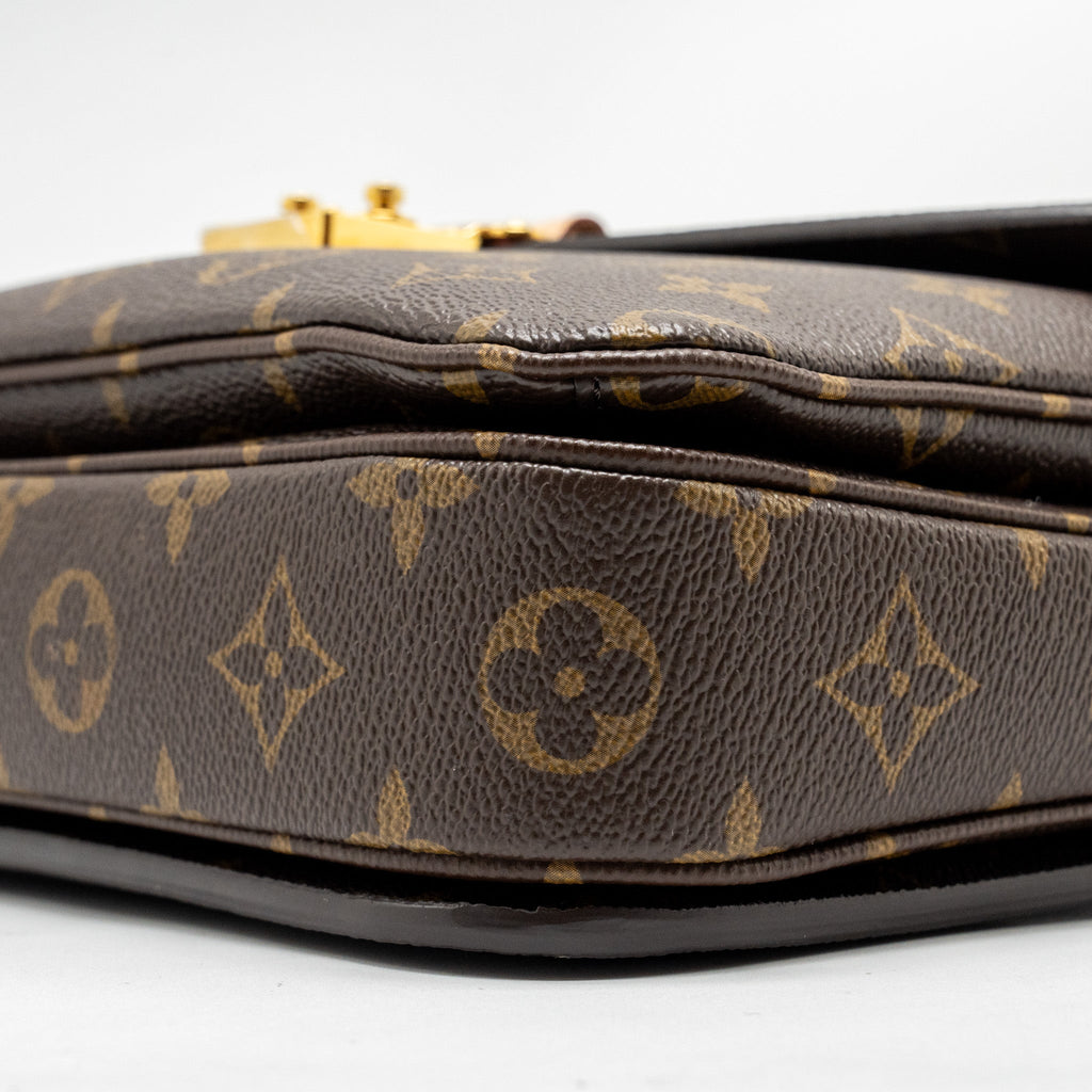 louis-vuitton-pochette-metis-monogram-canvas-ghw-26