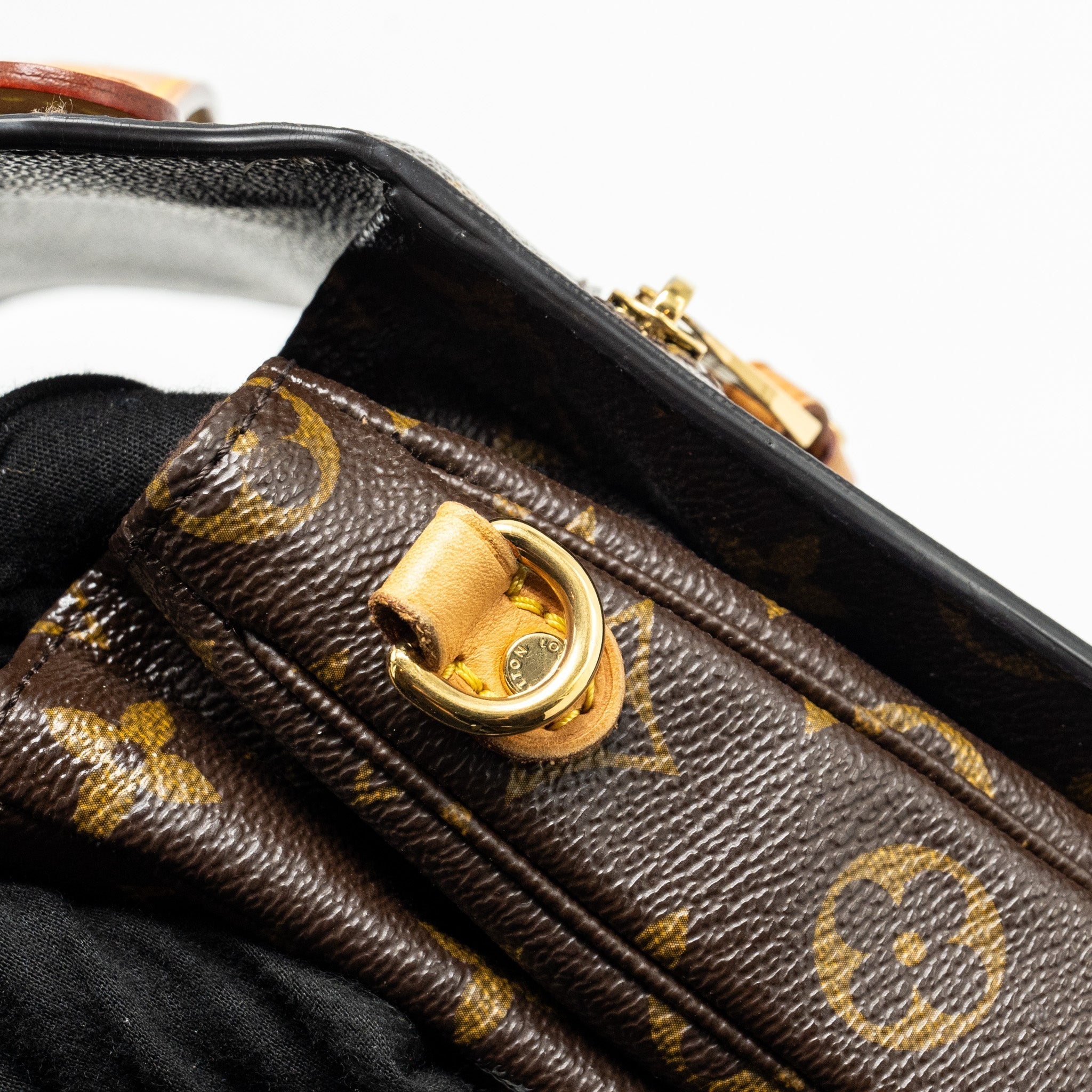 louis-vuitton-pochette-metis-monogram-canvas-ghw-24