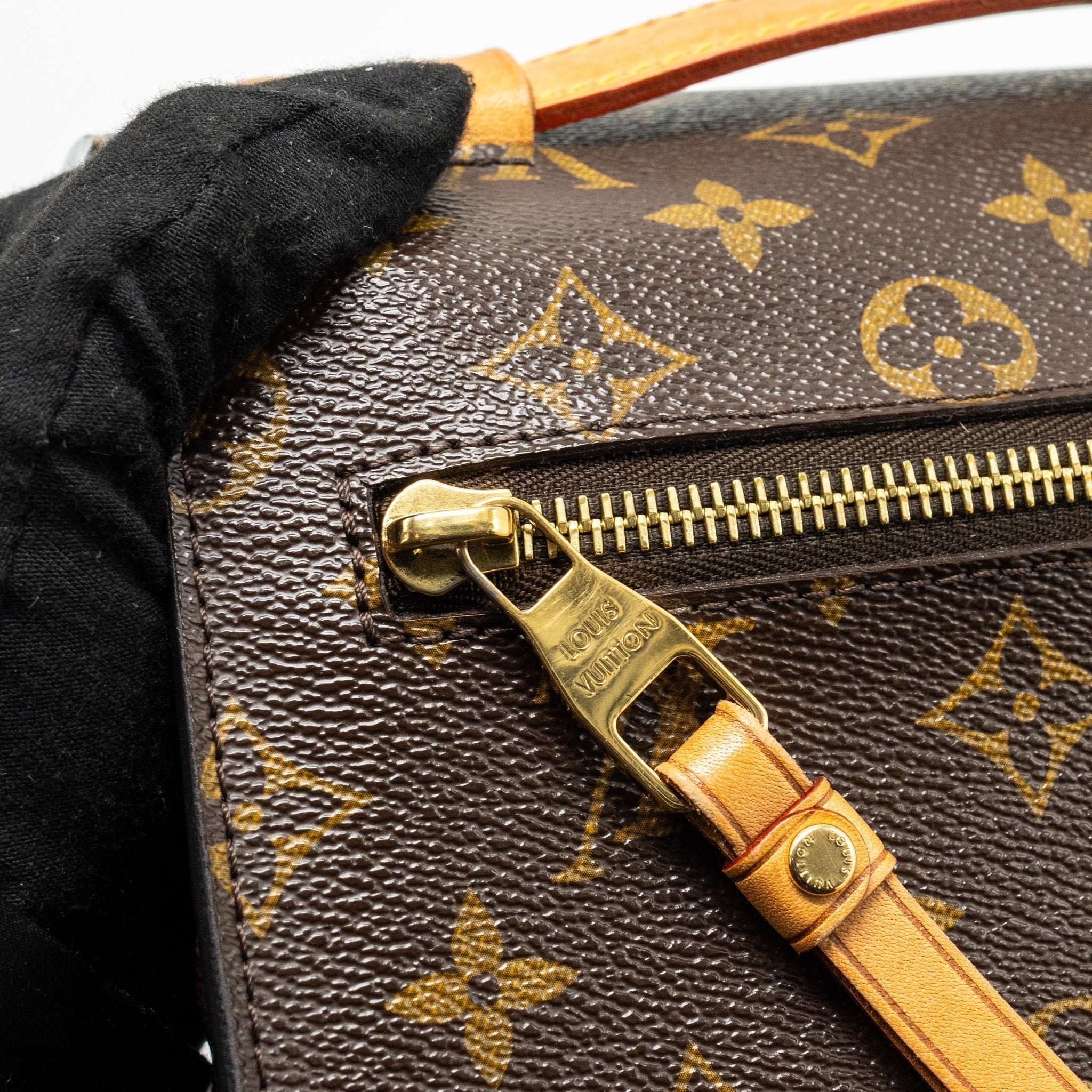 louis-vuitton-pochette-metis-monogram-canvas-ghw-24