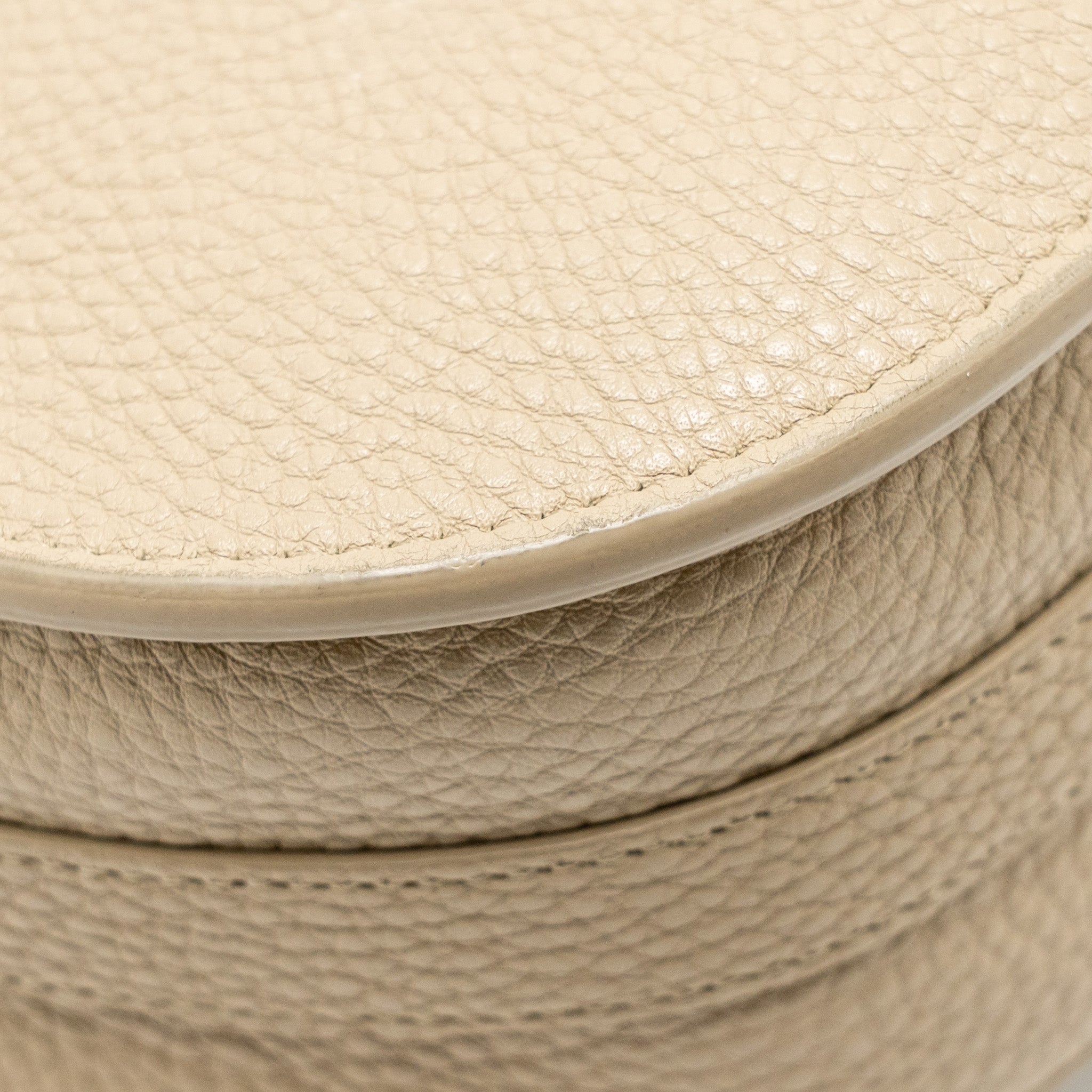 dior-large-bobby-bag-grained-calfskin-beige-ghw