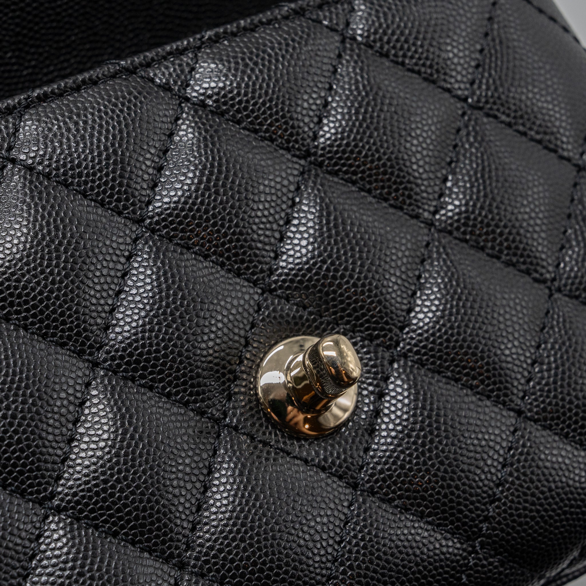chanel-coco-handle-mini-caviar-black-lghwmicrochip-copy