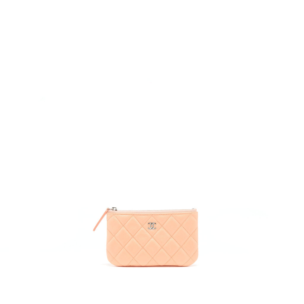 chanel-mini-ocase-zip-pouch-in-coral-caviar