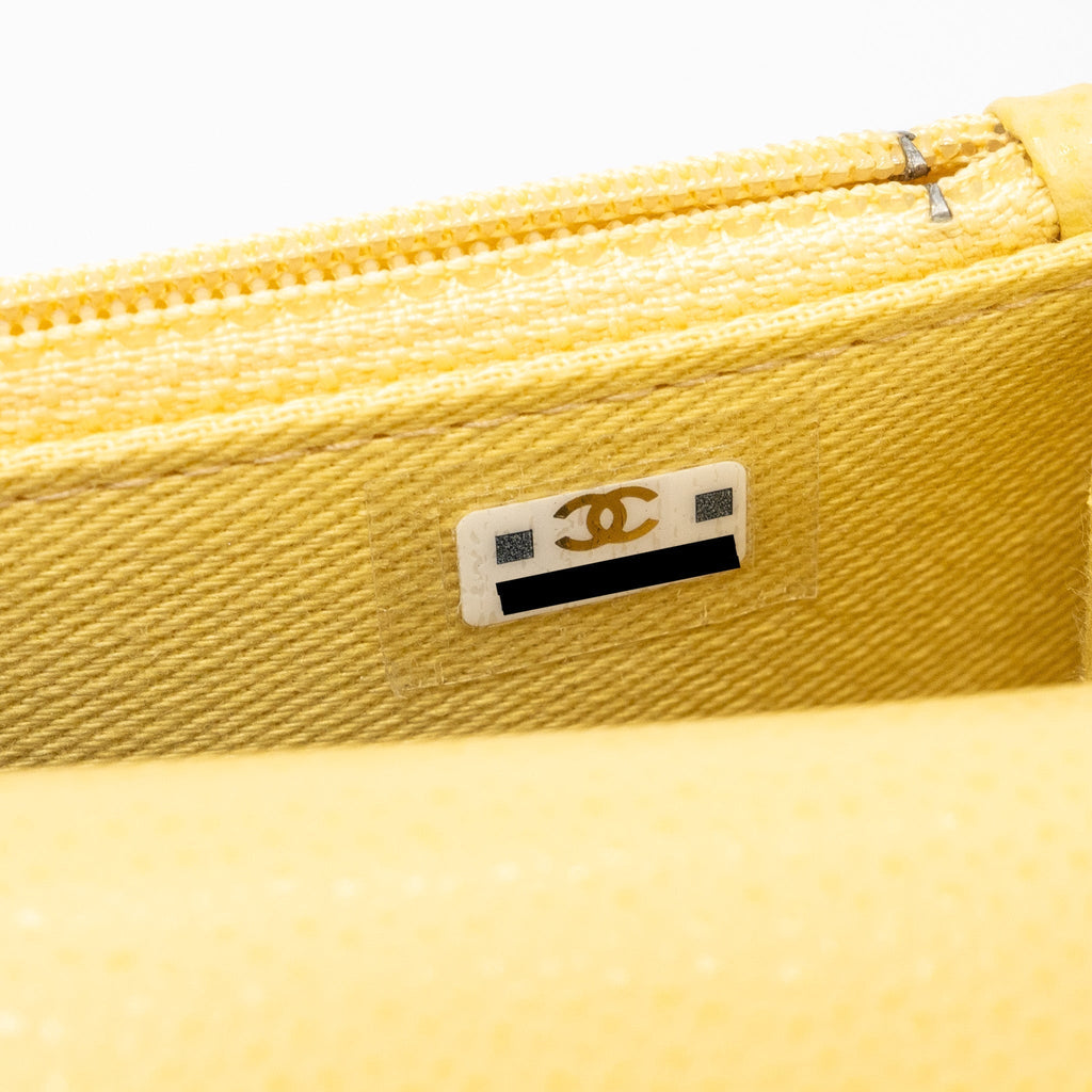 chanel-mini-business-affinity-wallet-on-chain-caviar-yellow-lghw-microchip