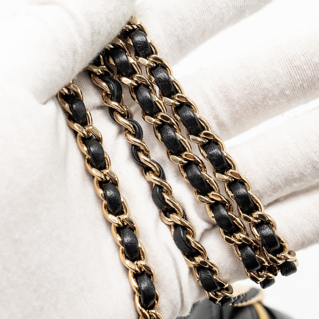 chanel-22s-heart-bag-lambskin-black-lghwmicrochip