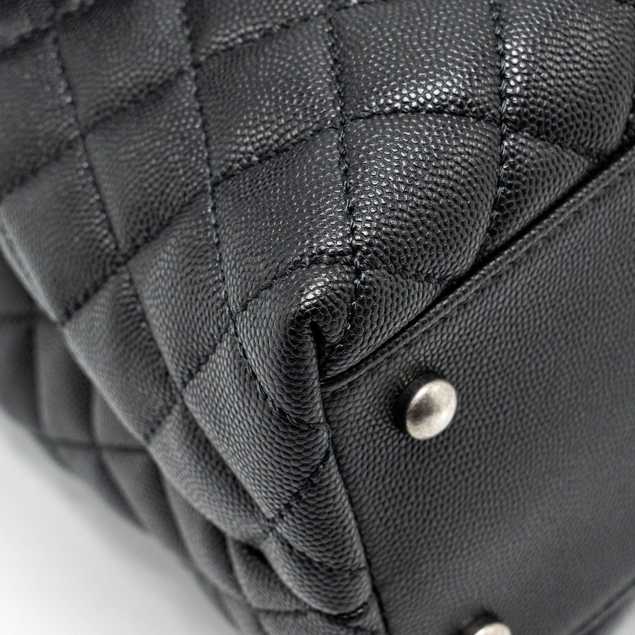 chanel-large-coco-handle-caviar-with-lizard-handle-black-ruthenium-hardware