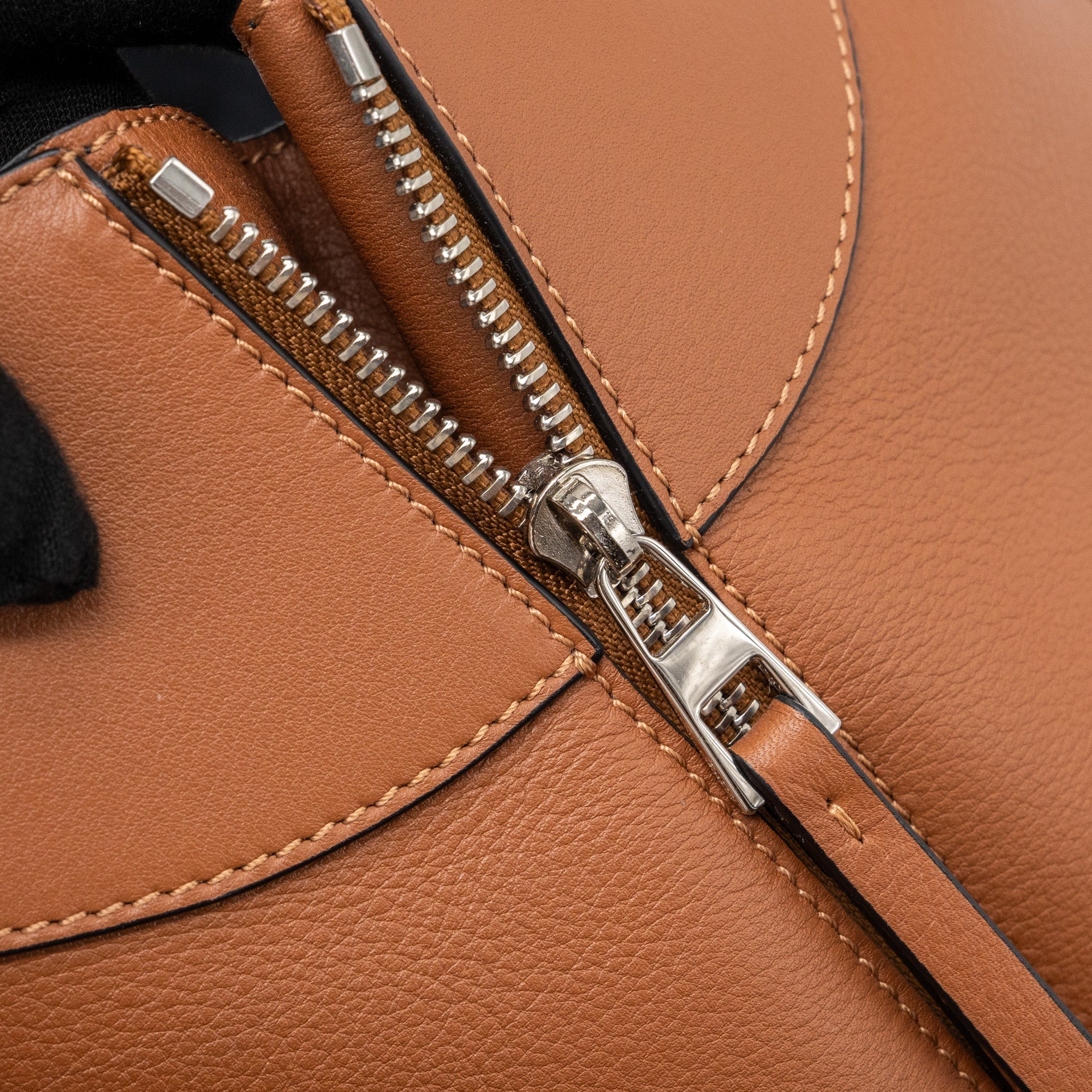 loewe-small-hammock-bag-calfskin-caramel-shw