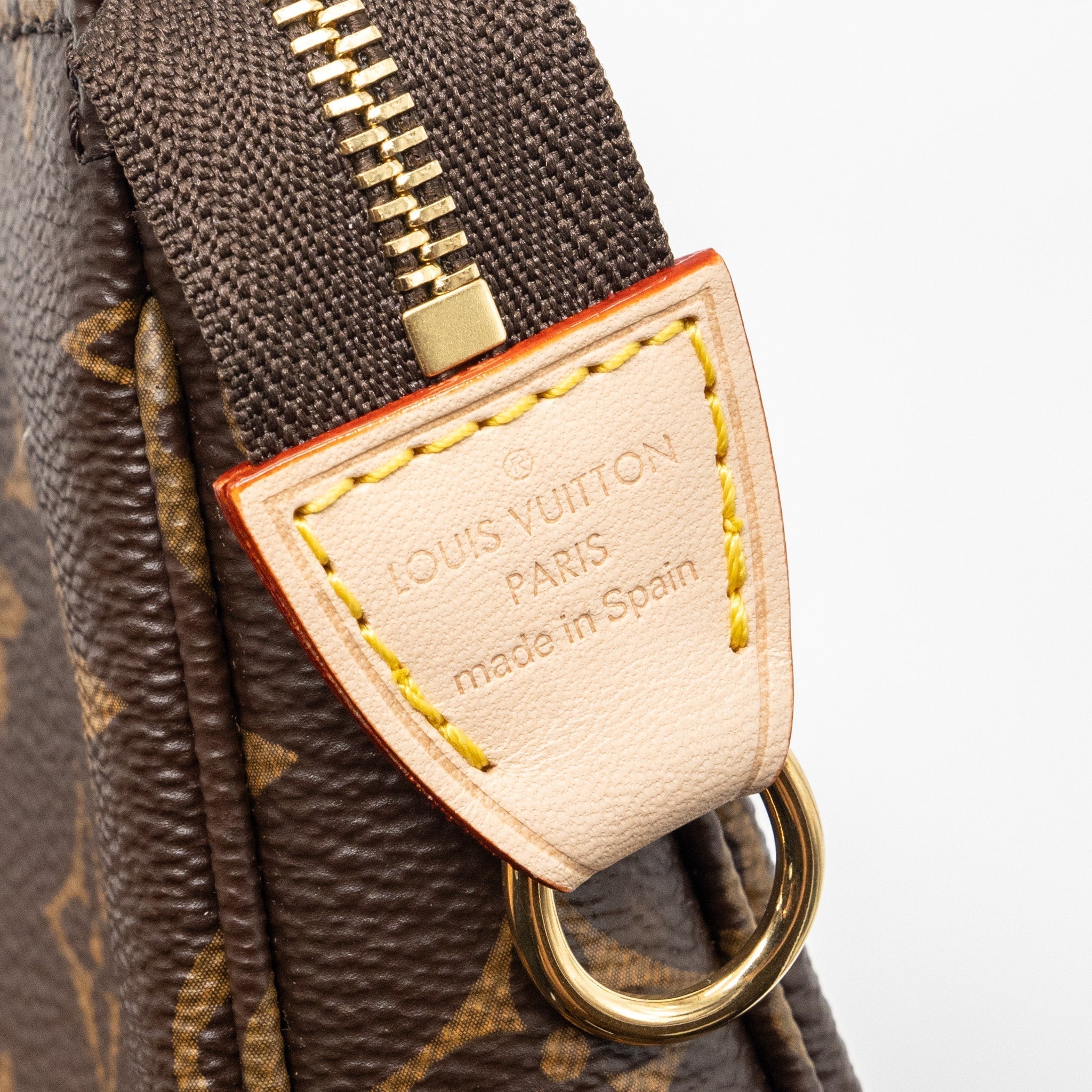 louis-vuitton-pochette-accessories-monogram-canvas-ghw-4