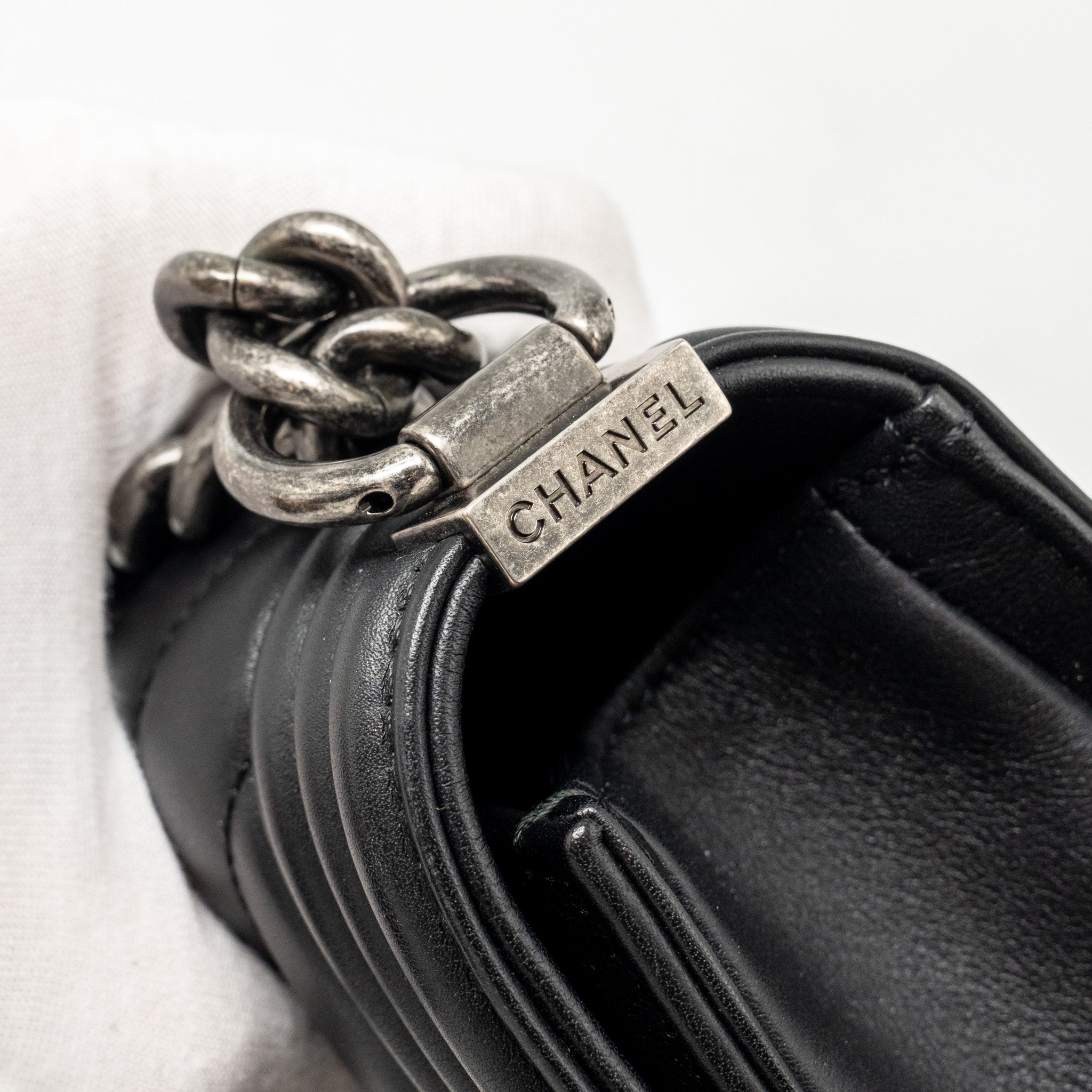 chanel-small-boy-bag-lambskin-black-ruthenium-shw