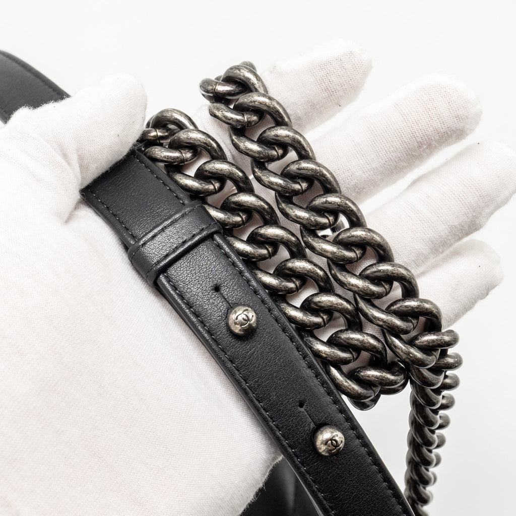 chanel-small-boy-bag-lambskin-black-ruthenium-shw