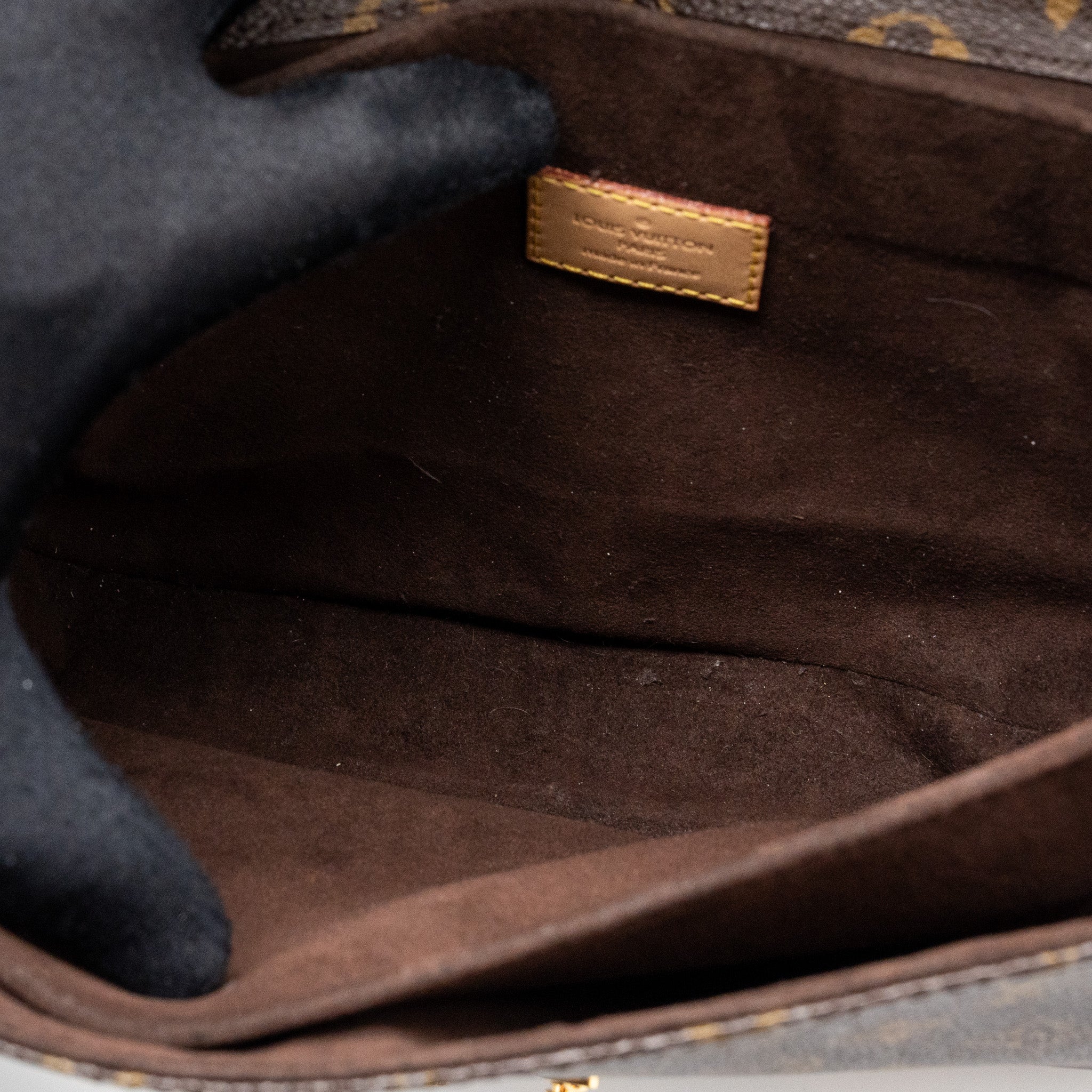 louis-vuitton-pochette-metis-monogram-canvas-ghw-16