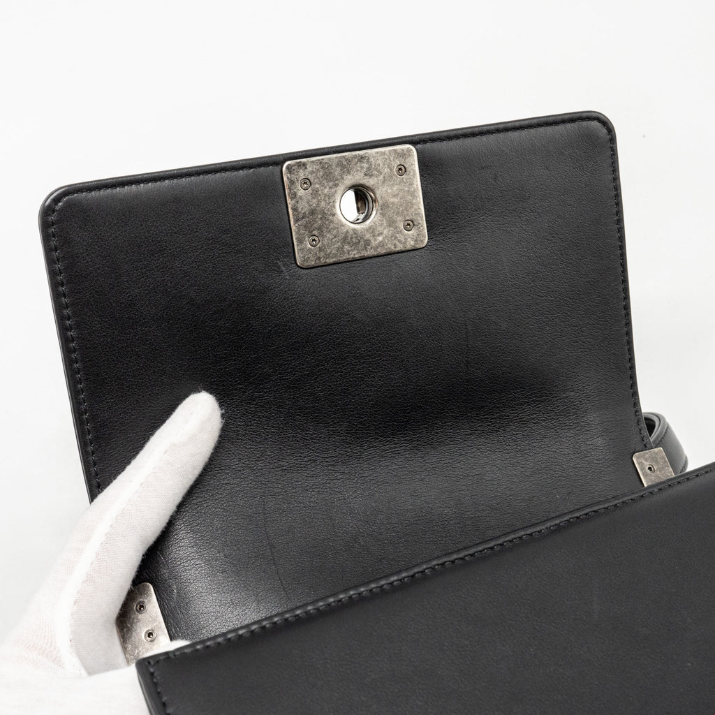 chanel-small-boy-bag-lambskin-black-ruthenium-shw