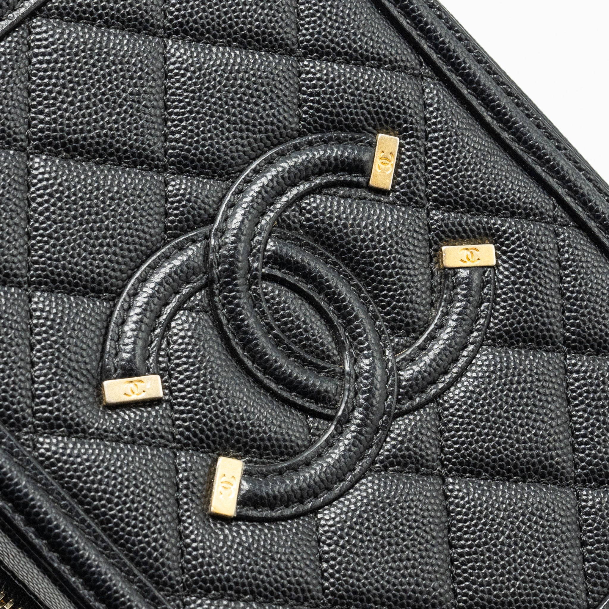 chanel-filigree-vertical-vanity-case-caviar-black-ghw