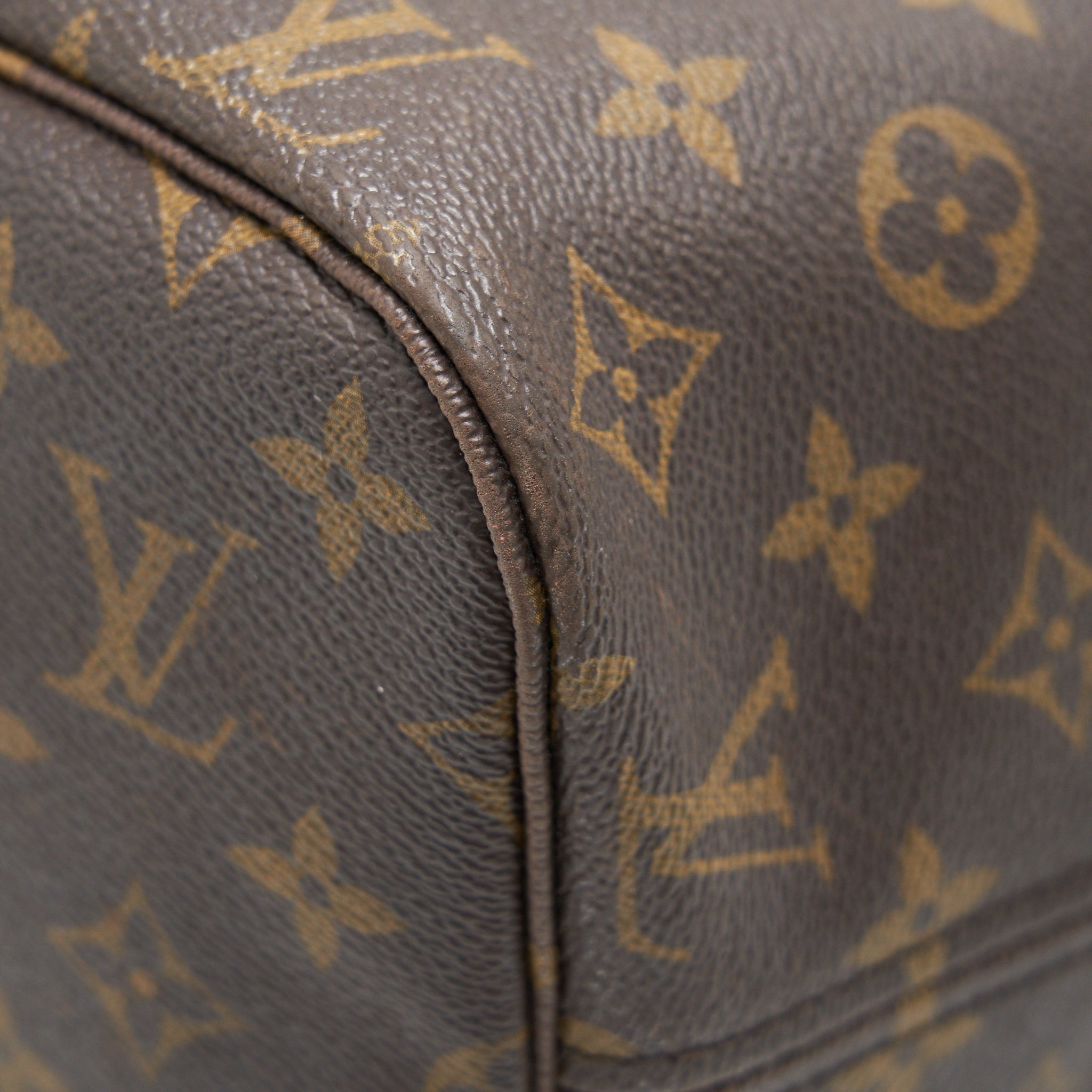 louis-vuitton-neverfull-mm-monogram-canvas