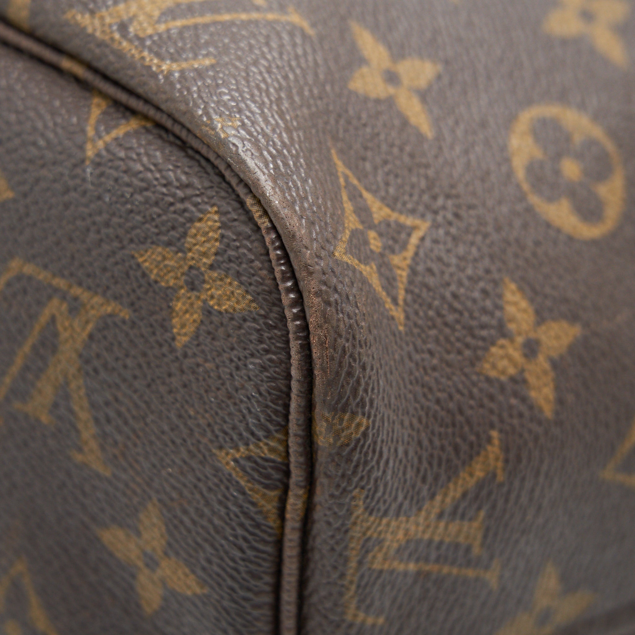 louis-vuitton-neverfull-mm-monogram-canvas