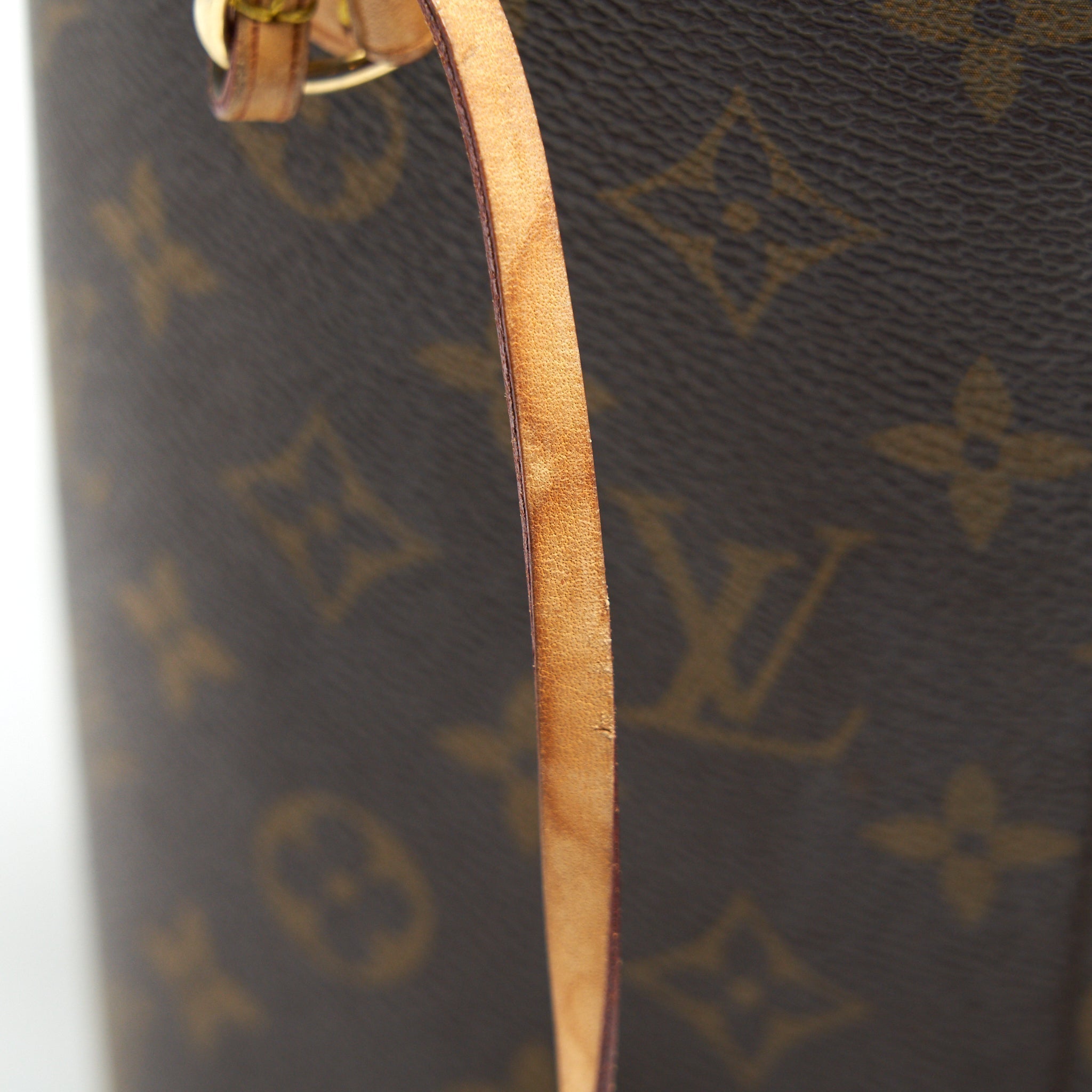 louis-vuitton-neverfull-mm-monogram-canvas