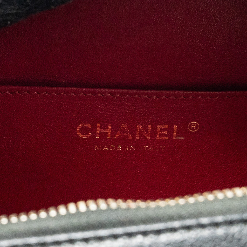 chanel-filigree-vertical-vanity-case-caviar-black-ghw