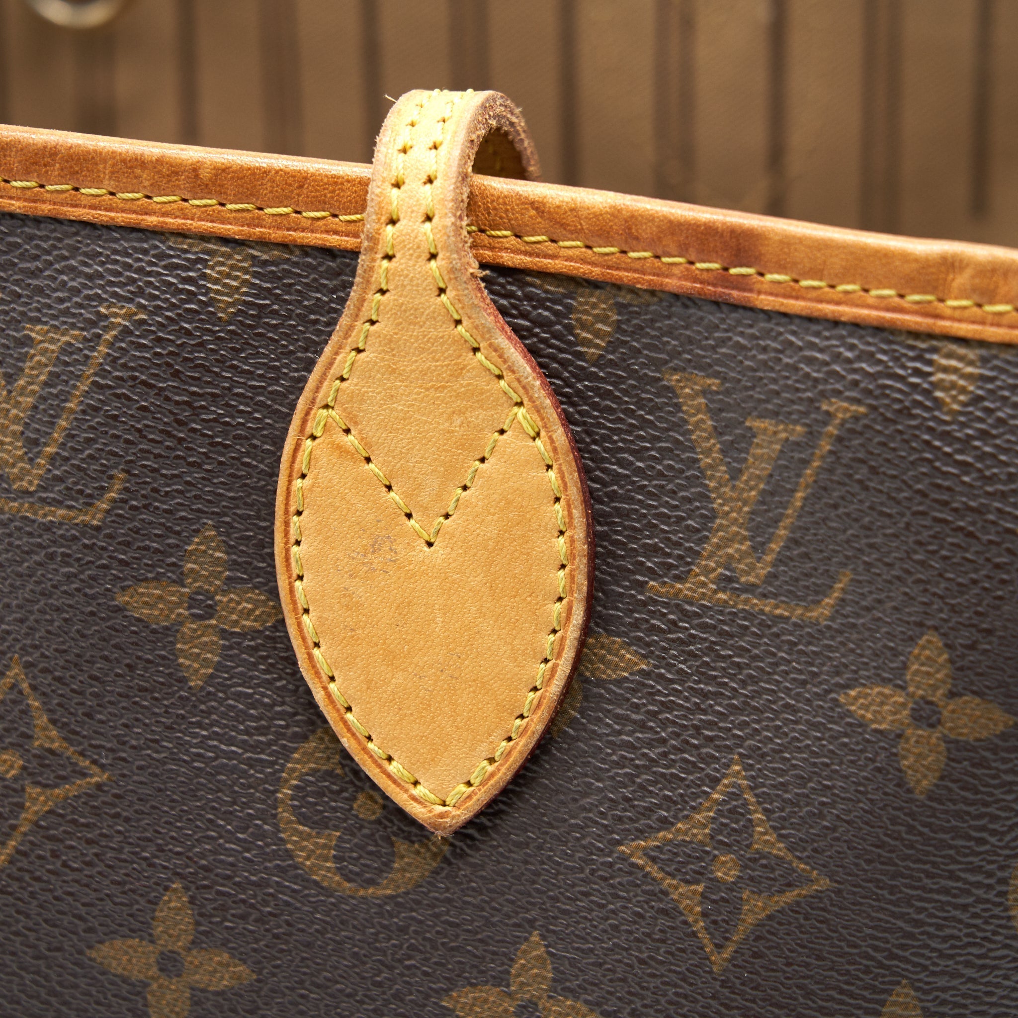 louis-vuitton-neverfull-mm-monogram-canvas