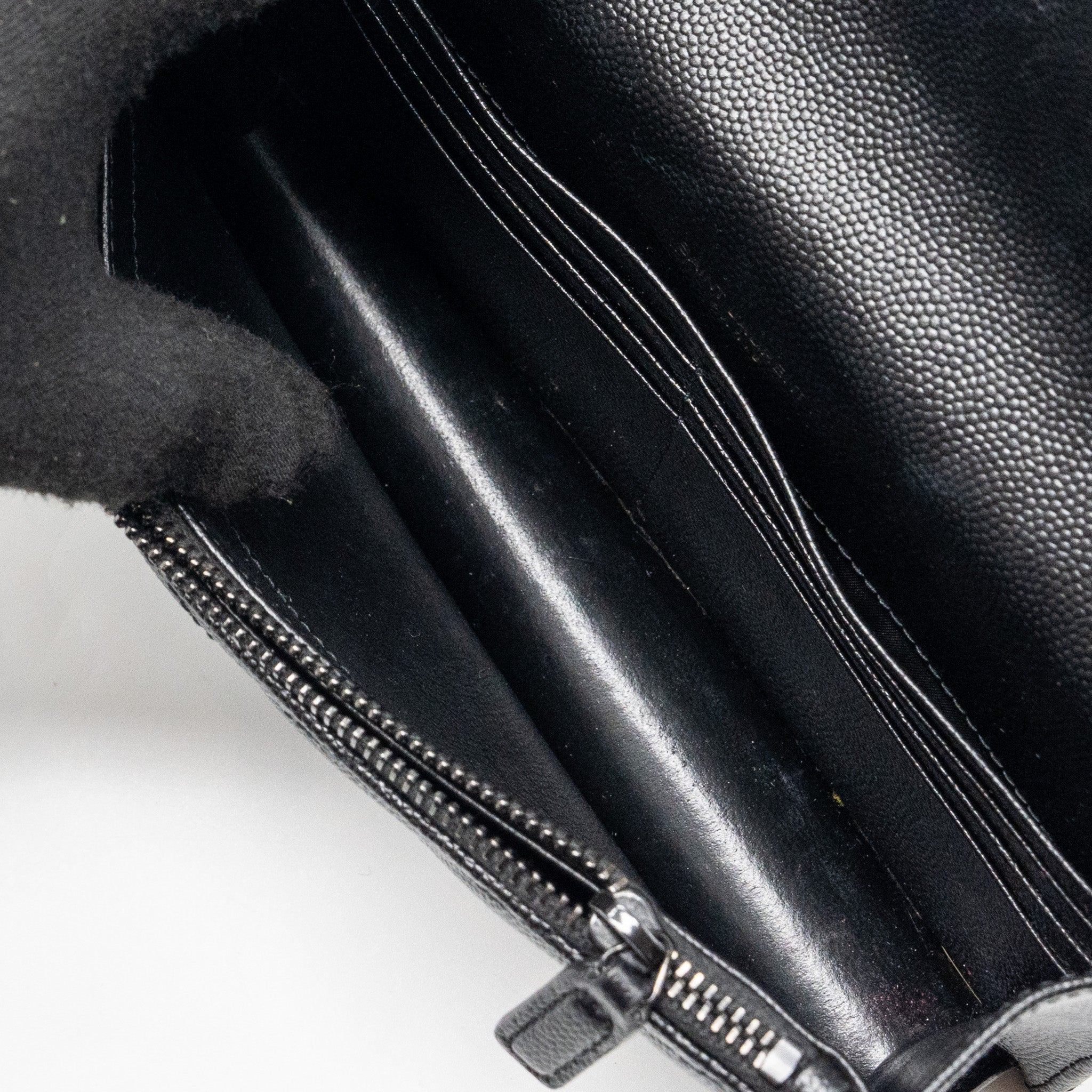 saint-laurent-ysl-envelope-chain-wallet-calfskin-black-with-black-hardware