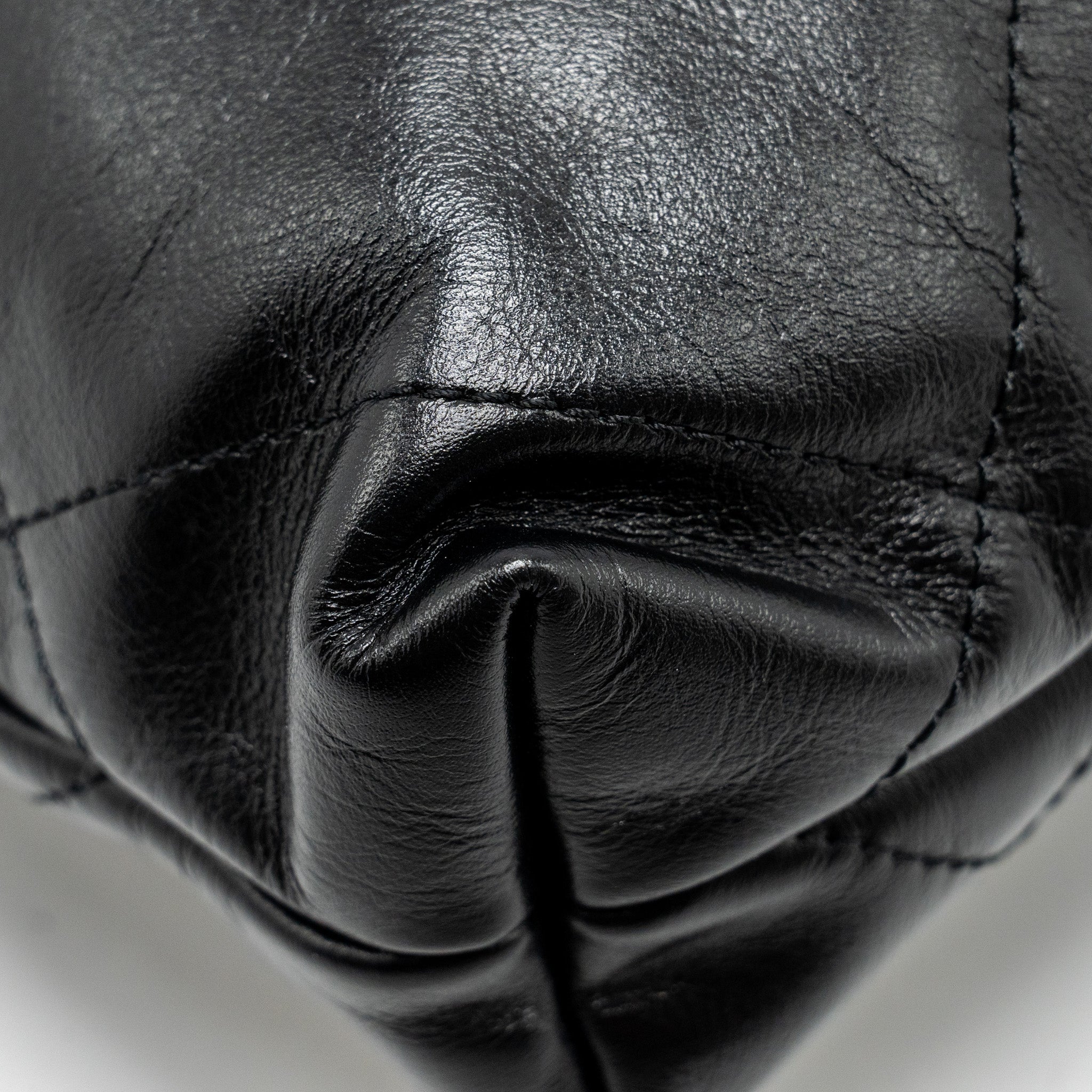 chanel-mini-22-bag-shiny-calfskin-black-shw-microchip-copy