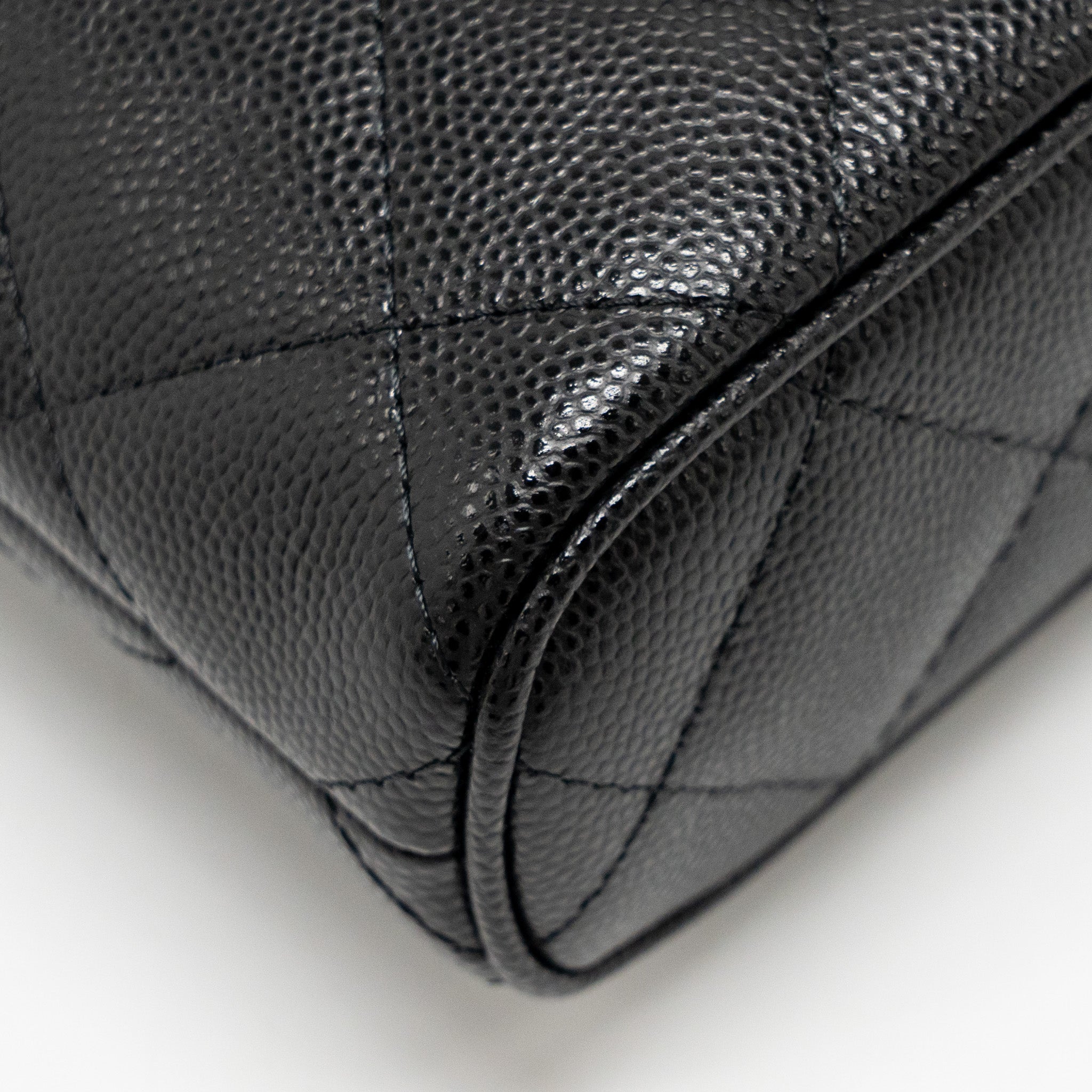 chanel-fold-flap-vanity-clutch-with-chain-caviar-black-ghw-microchip-copy