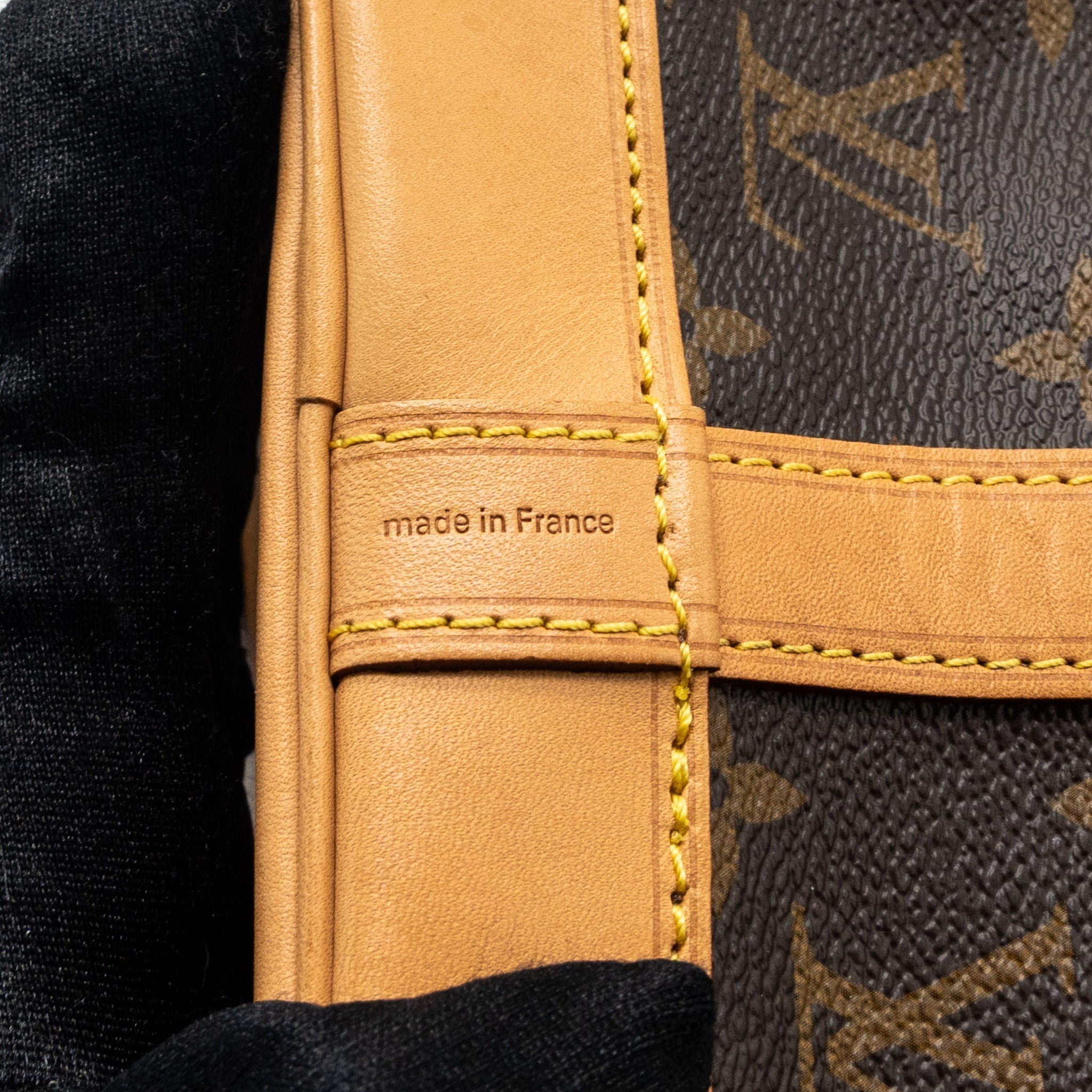 louis-vuitton-petit-noe-monogram-canvas-ghw-5