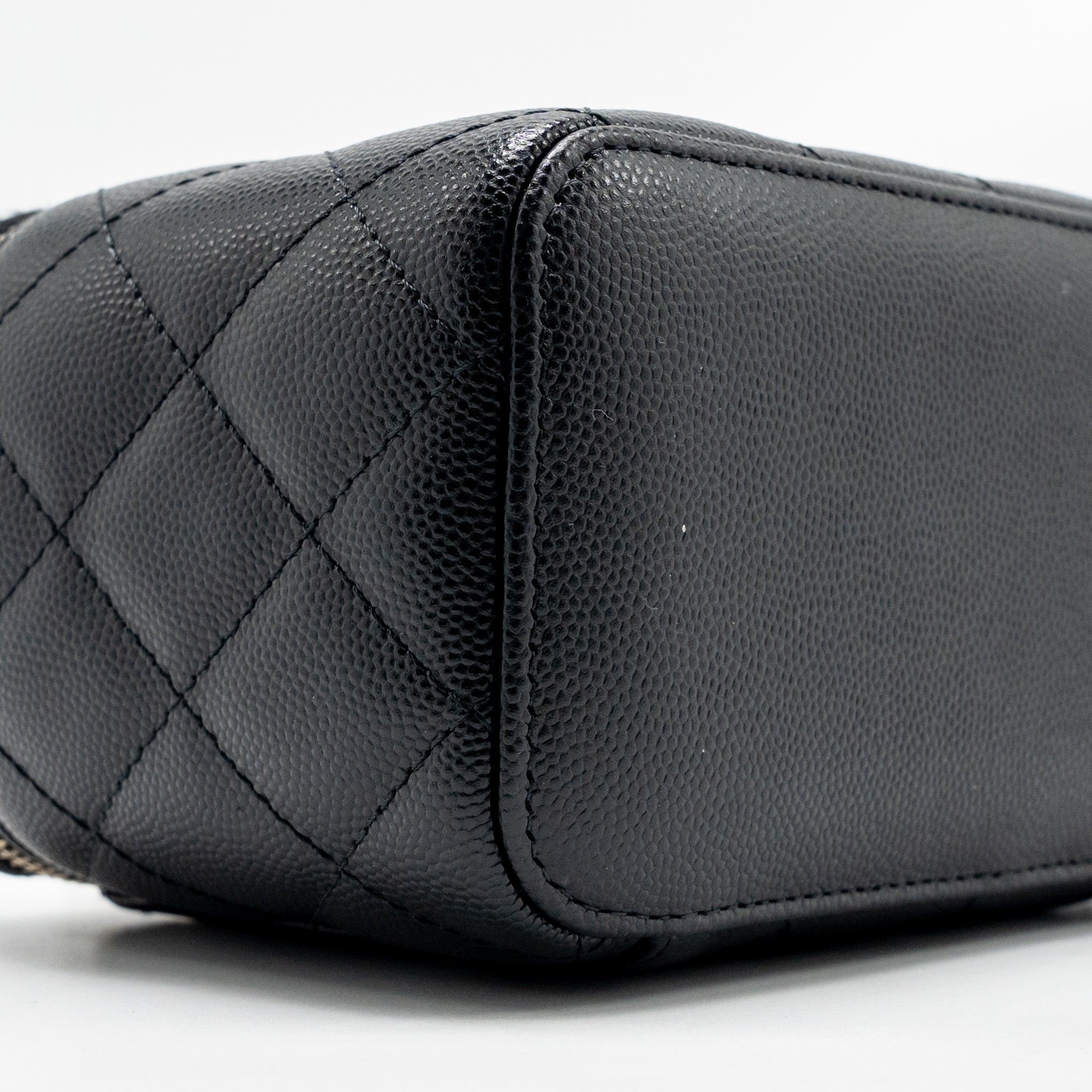 chanel-long-vanity-case-caviar-black-lghw-2