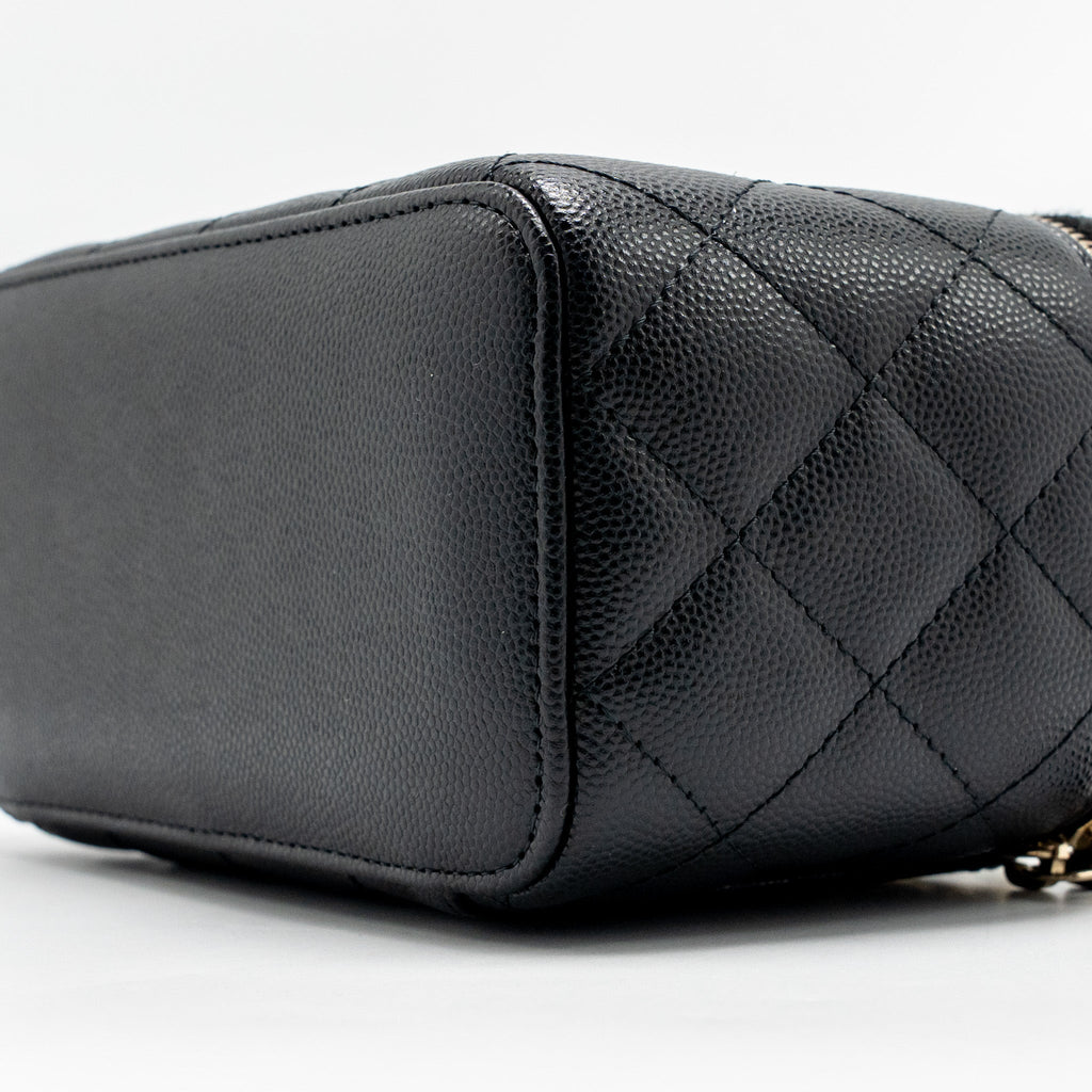 chanel-long-vanity-case-caviar-black-lghw-2
