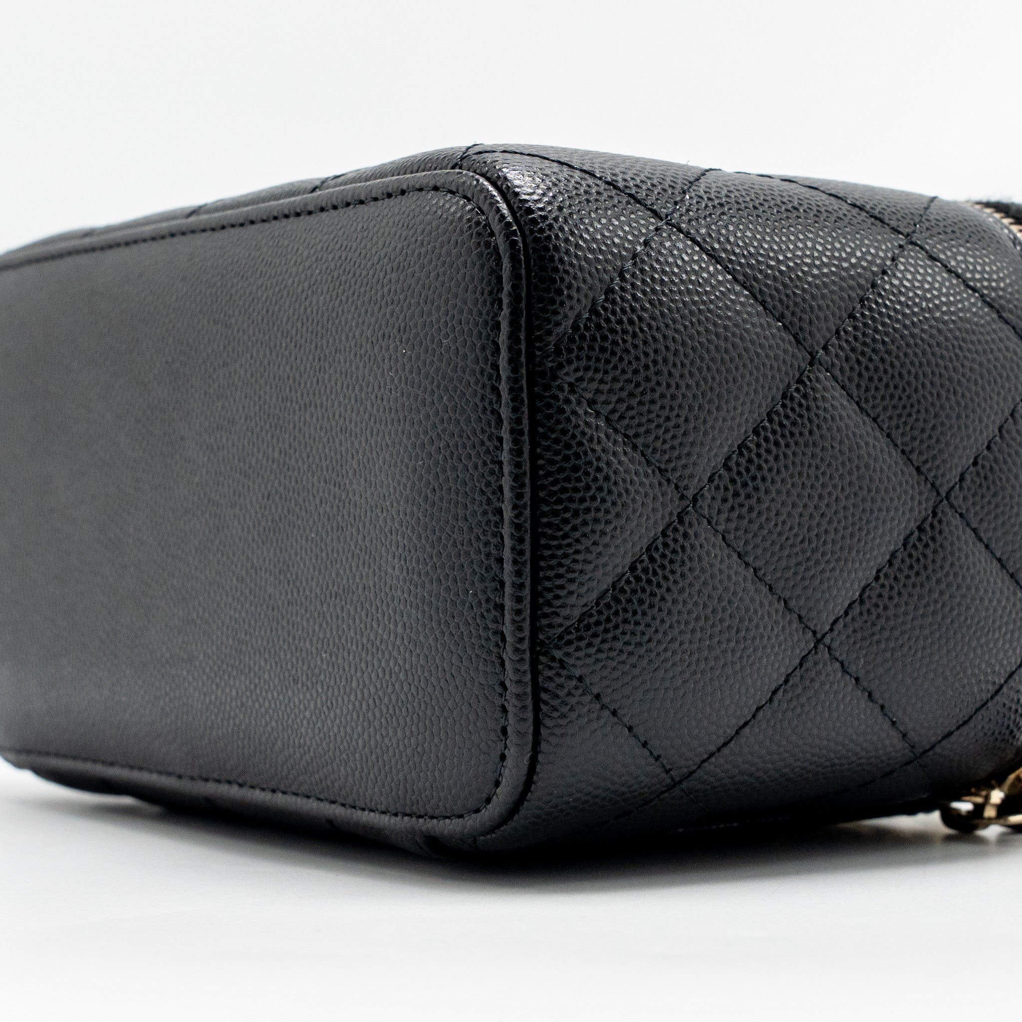 chanel-long-vanity-case-caviar-black-lghw-2