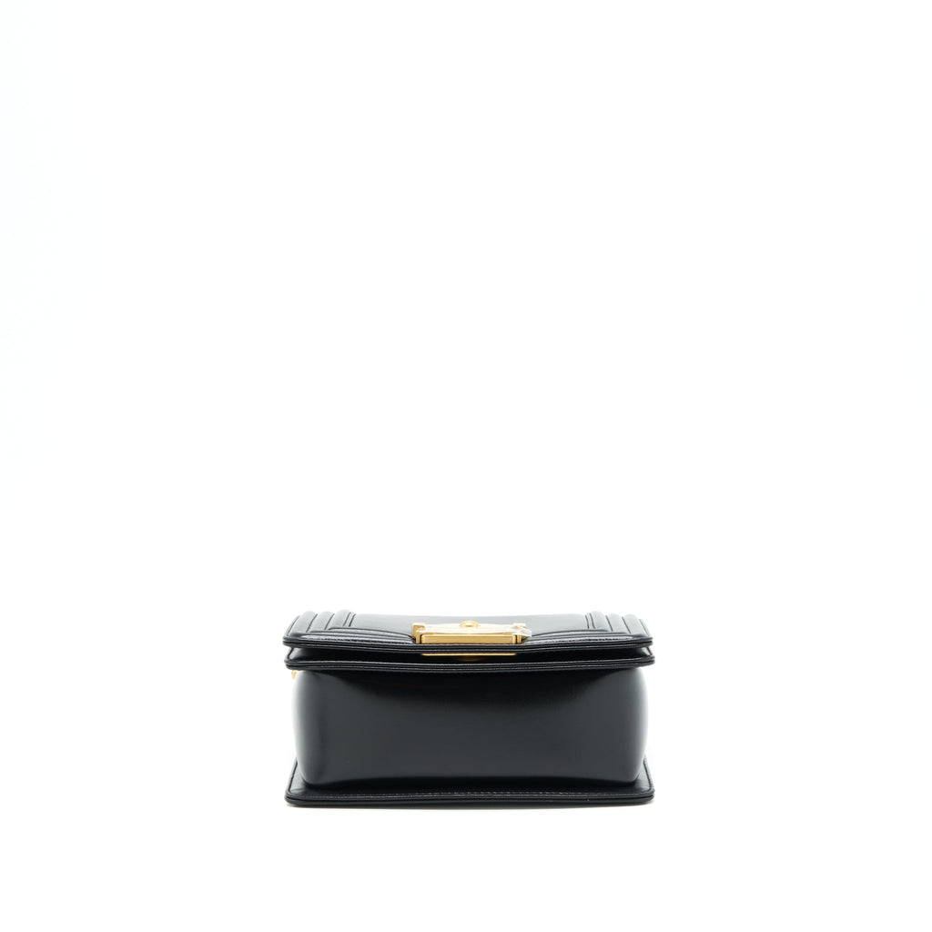 chanel-22p-mini-boy-chain-handbag-calfskin-black-ghw
